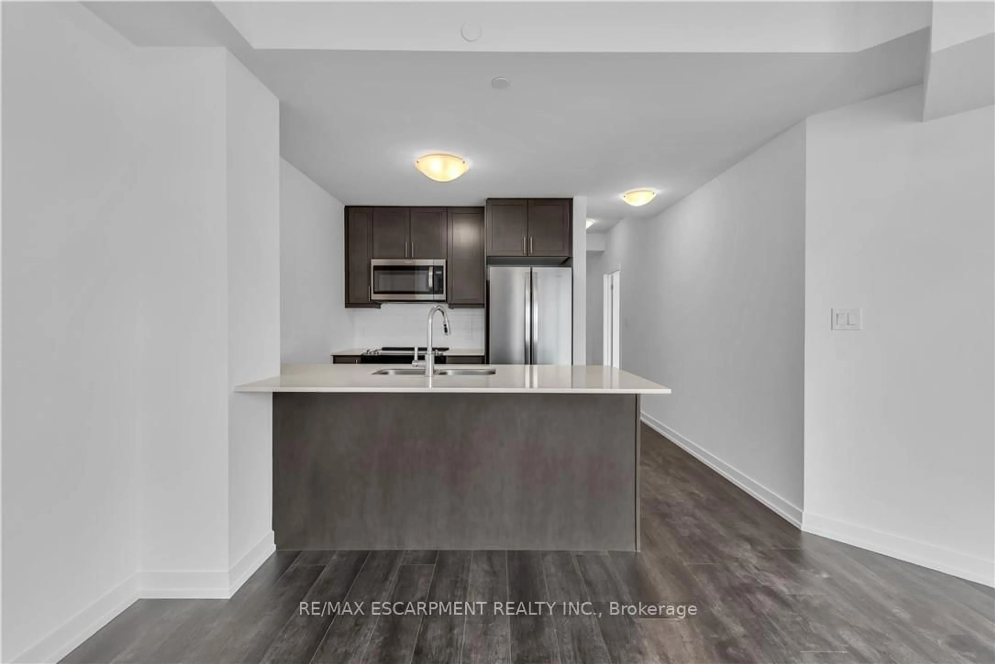 Standard kitchen, unknown for 10 Mallard Tr #233, Hamilton Ontario L8B 2A7