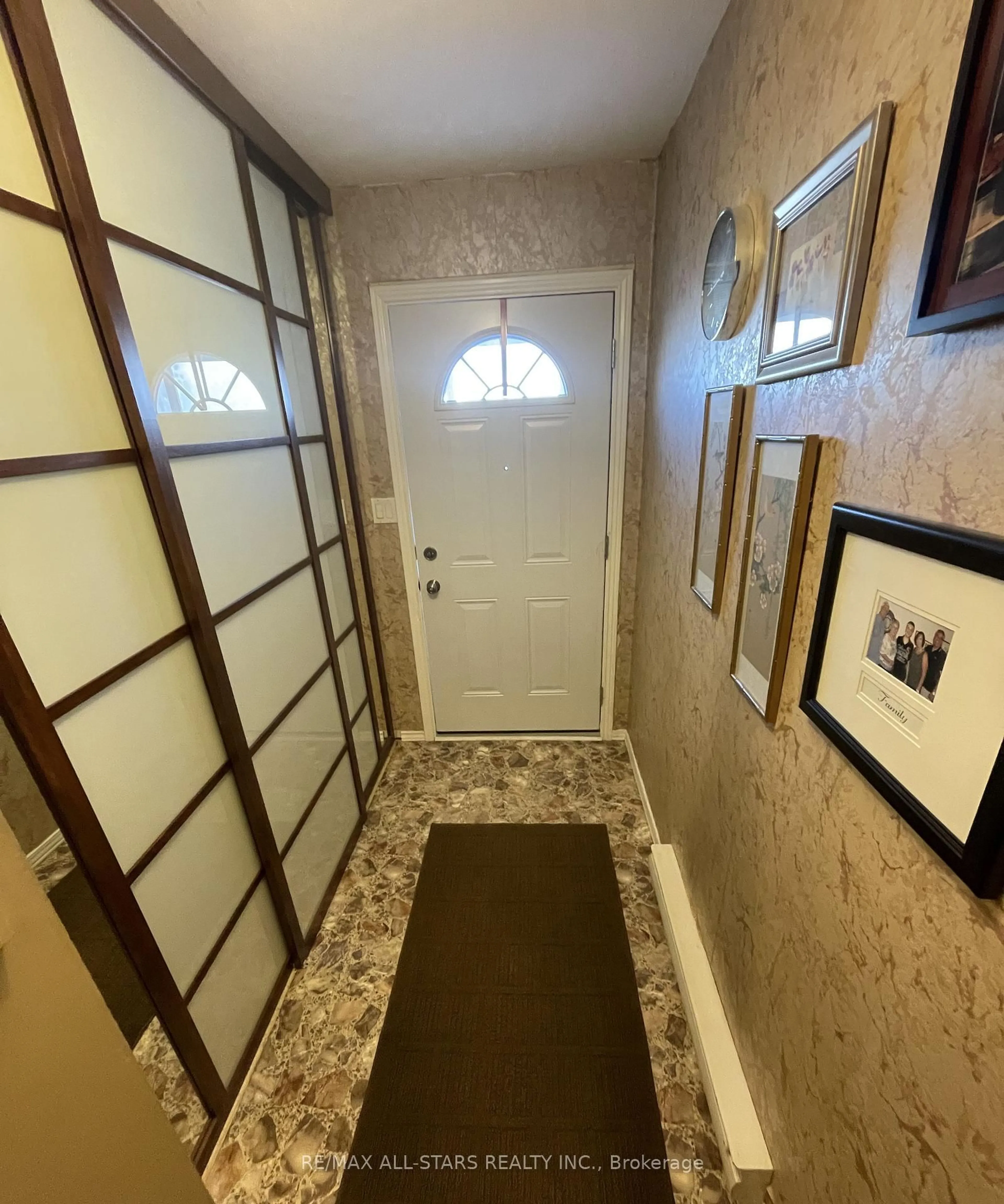 Indoor entryway for 73 Lywood St #3, Cobden Ontario K0K 1K0
