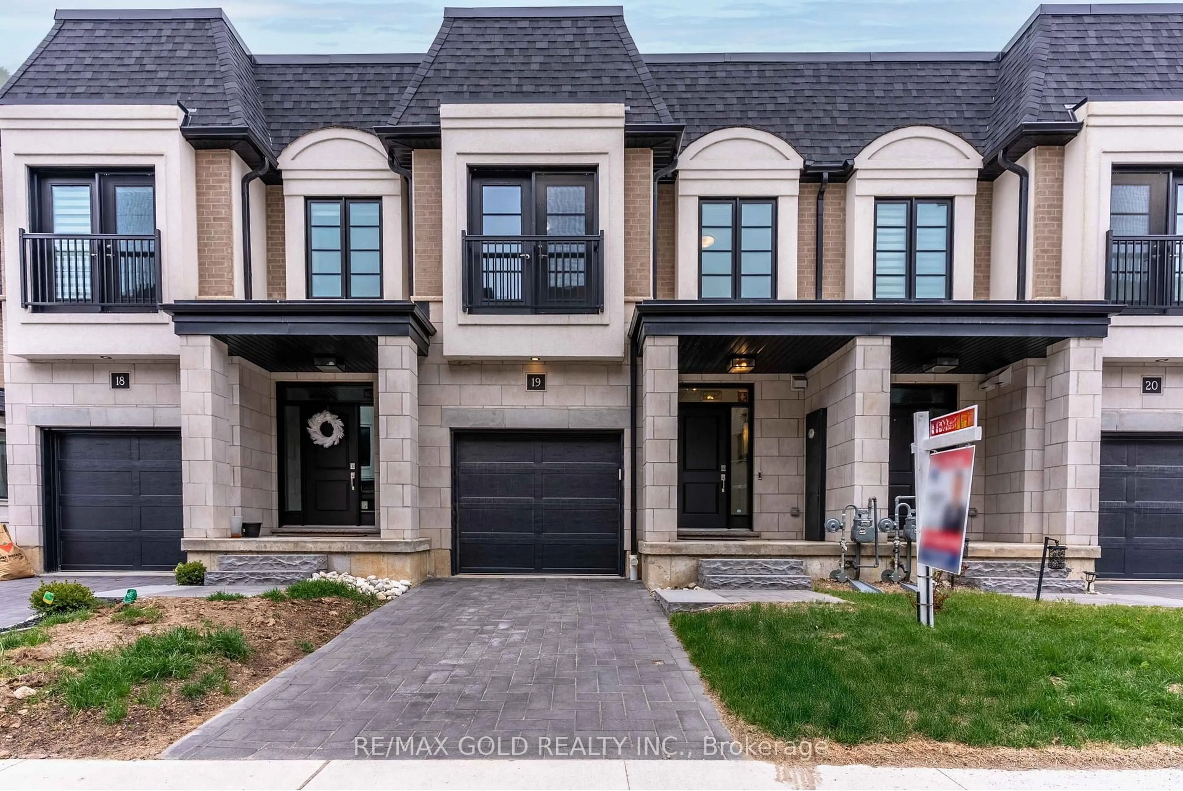 Home with brick exterior material, street for 143 Elgin St #19, Cambridge Ontario N1R 0E1