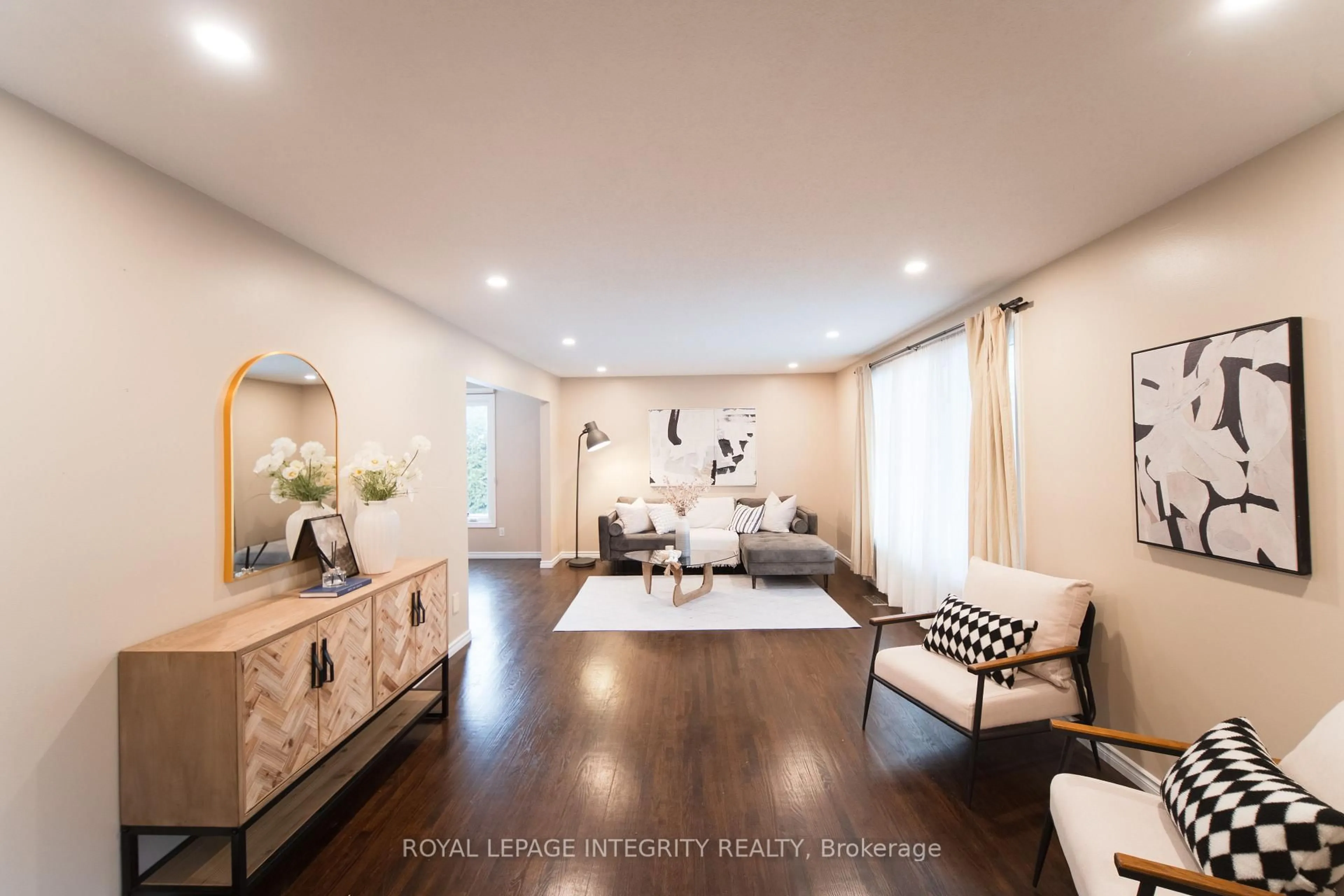 Unknown for 1953 MARQUIS Ave, Ottawa Ontario K1J 8J3