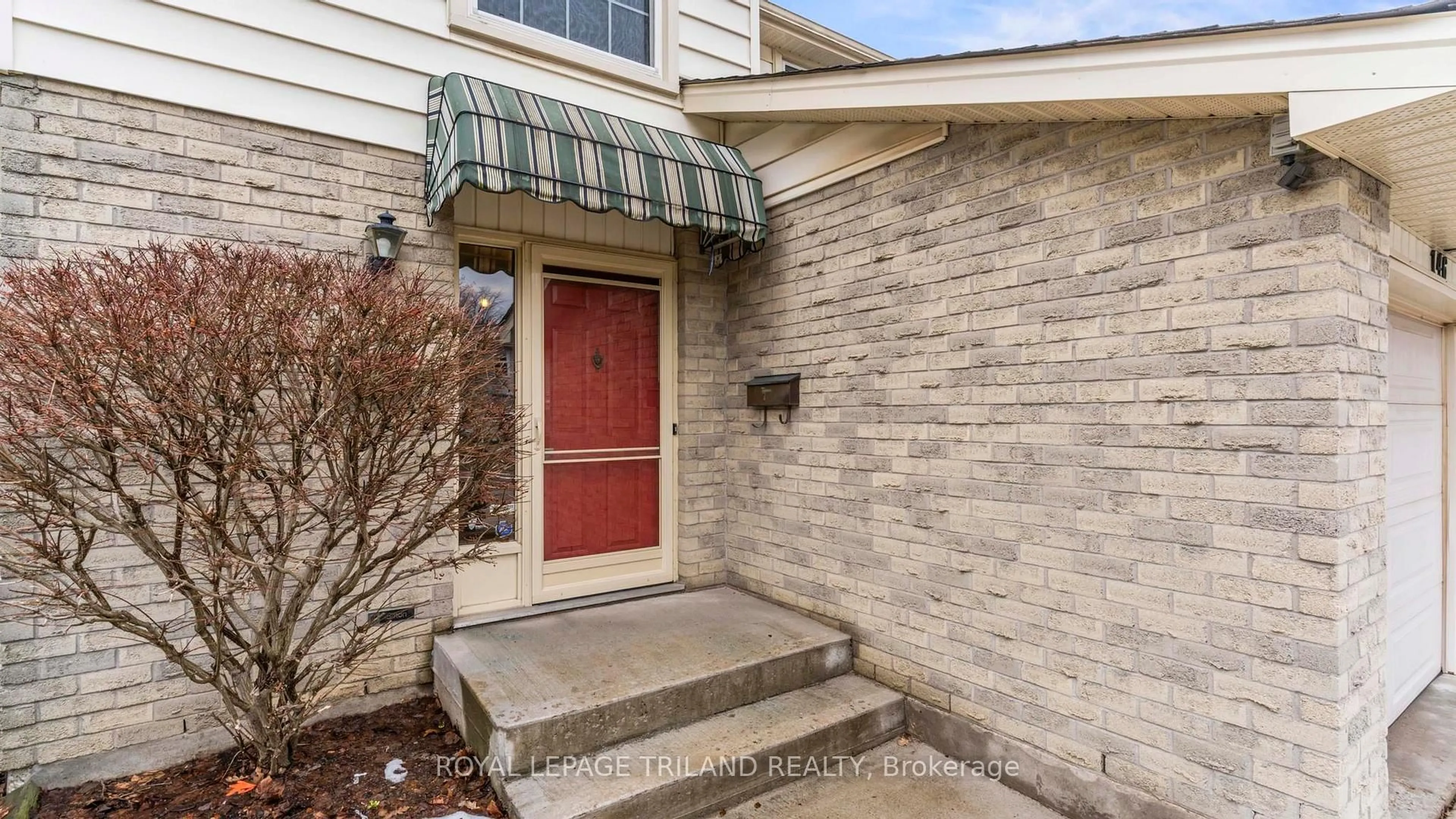 Indoor entryway for 146 Andover Dr, London South Ontario N6J 4G1