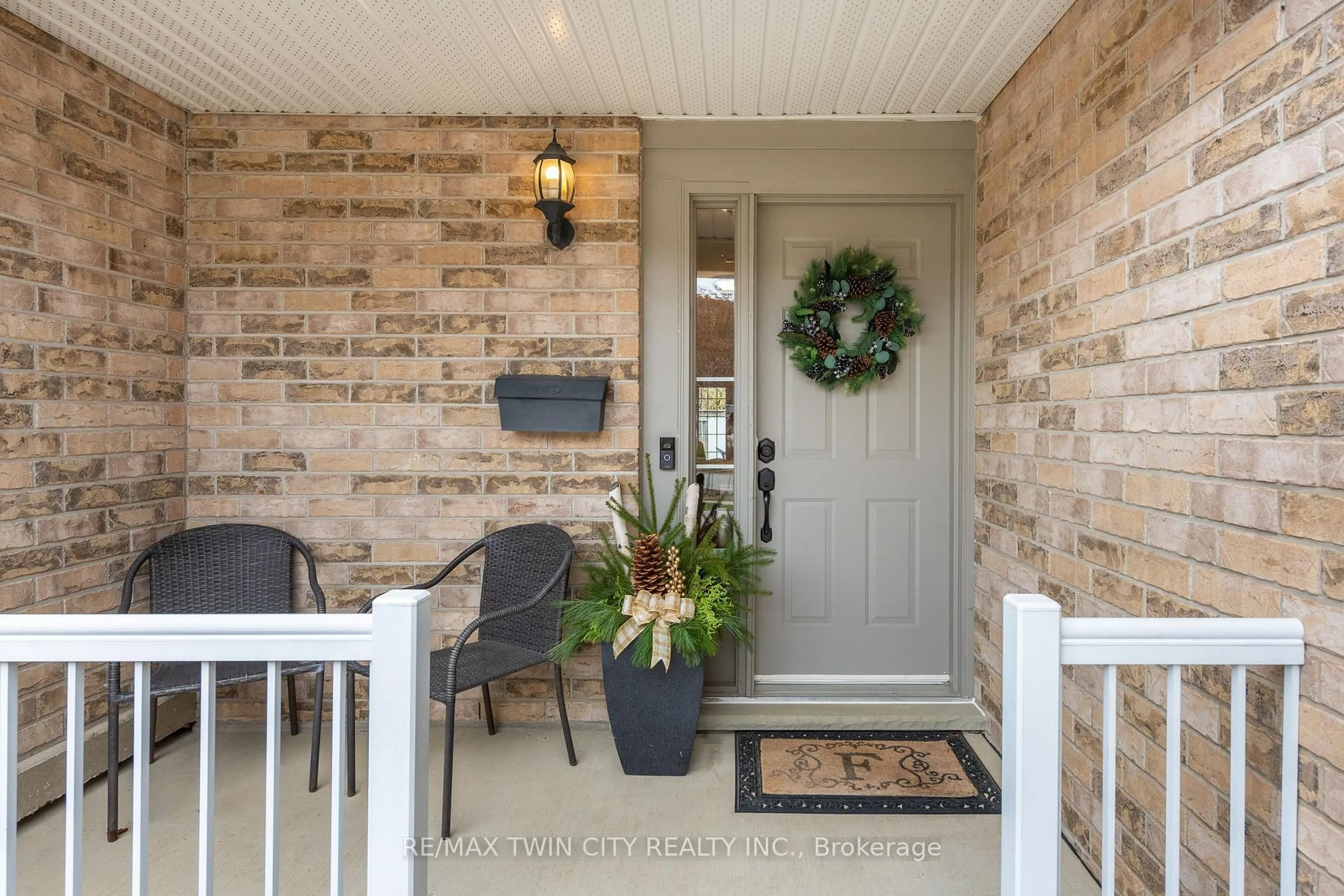 Indoor entryway for 163 Werstine Terr, Cambridge Ontario N3C 4G9