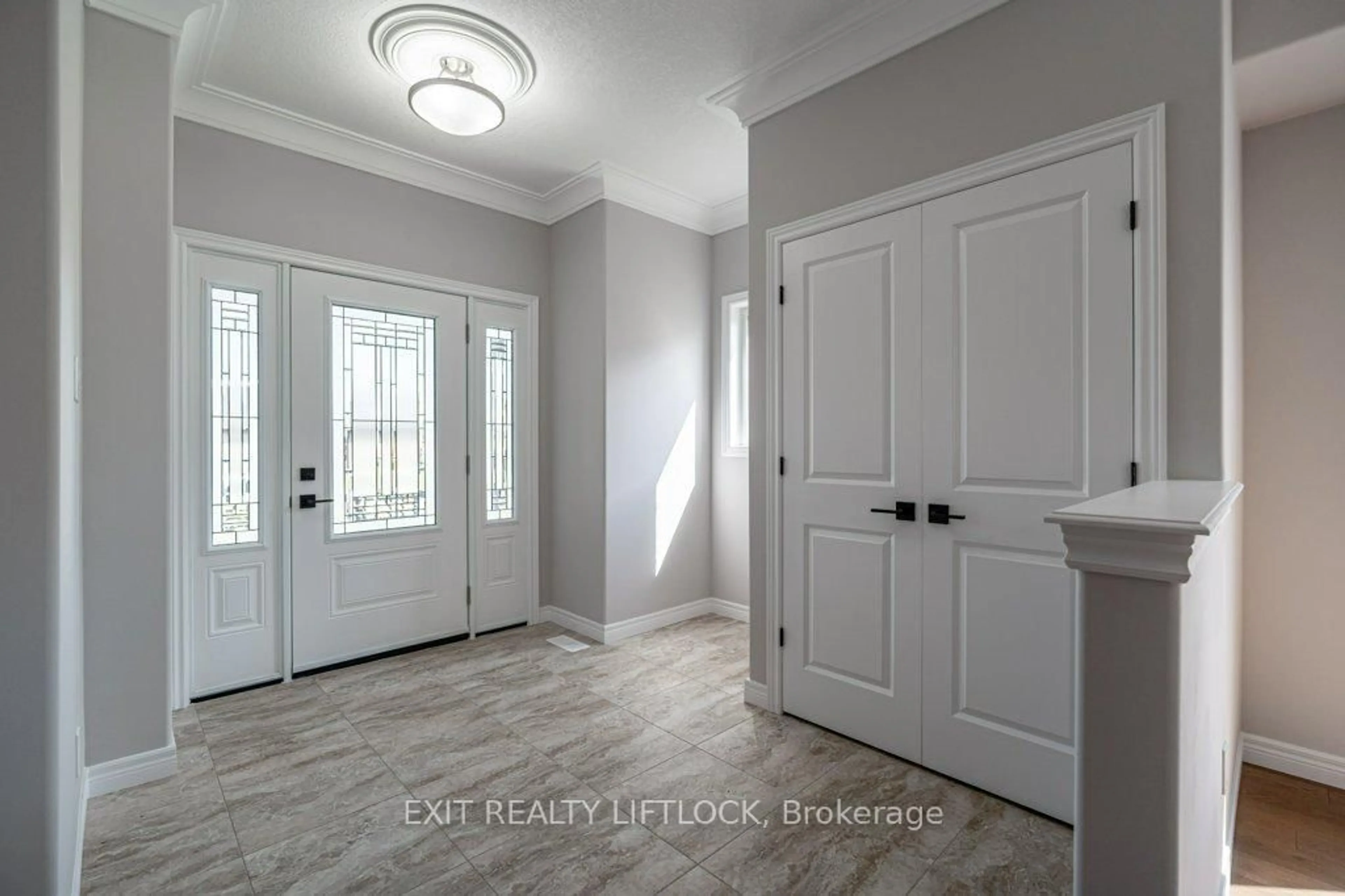 Indoor entryway for 9 Keeler Crt, Asphodel-Norwood Ontario K0L 2V0