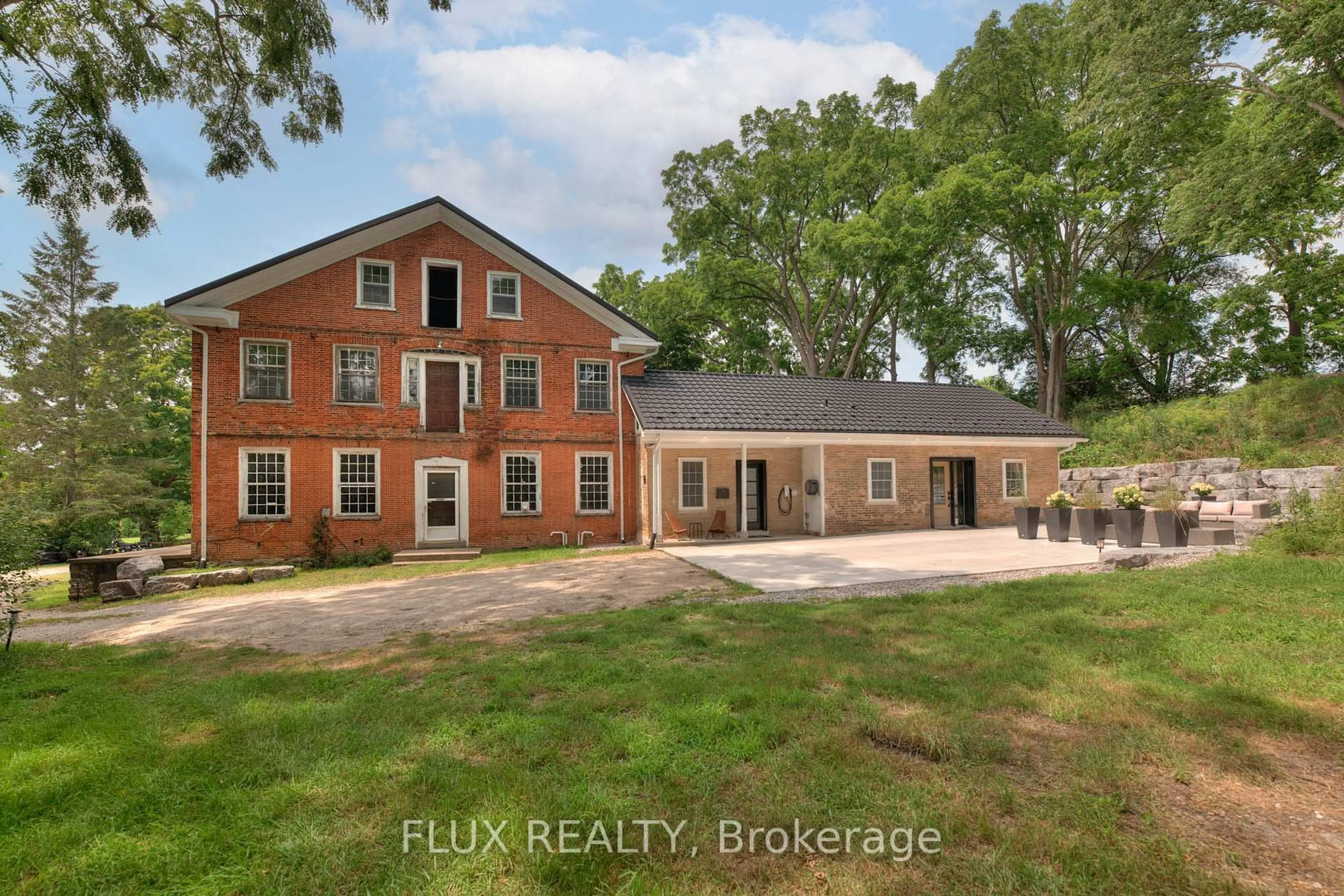 Home with brick exterior material, building for 38 Shirk Pl, Kitchener Ontario N2K 1R4