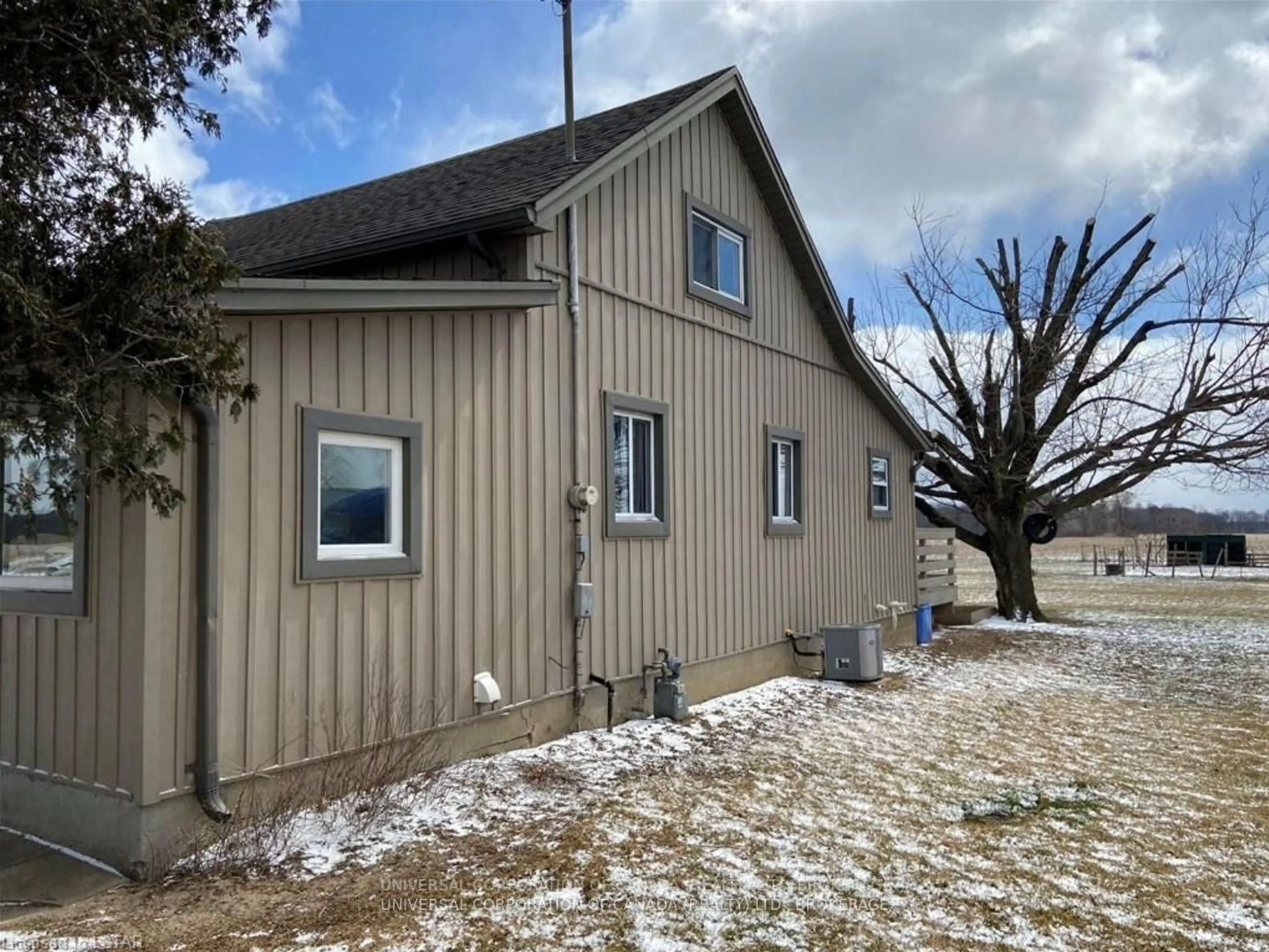 Home with vinyl exterior material, building for 53137 Calton Line, Malahide Ontario N5H 2R5