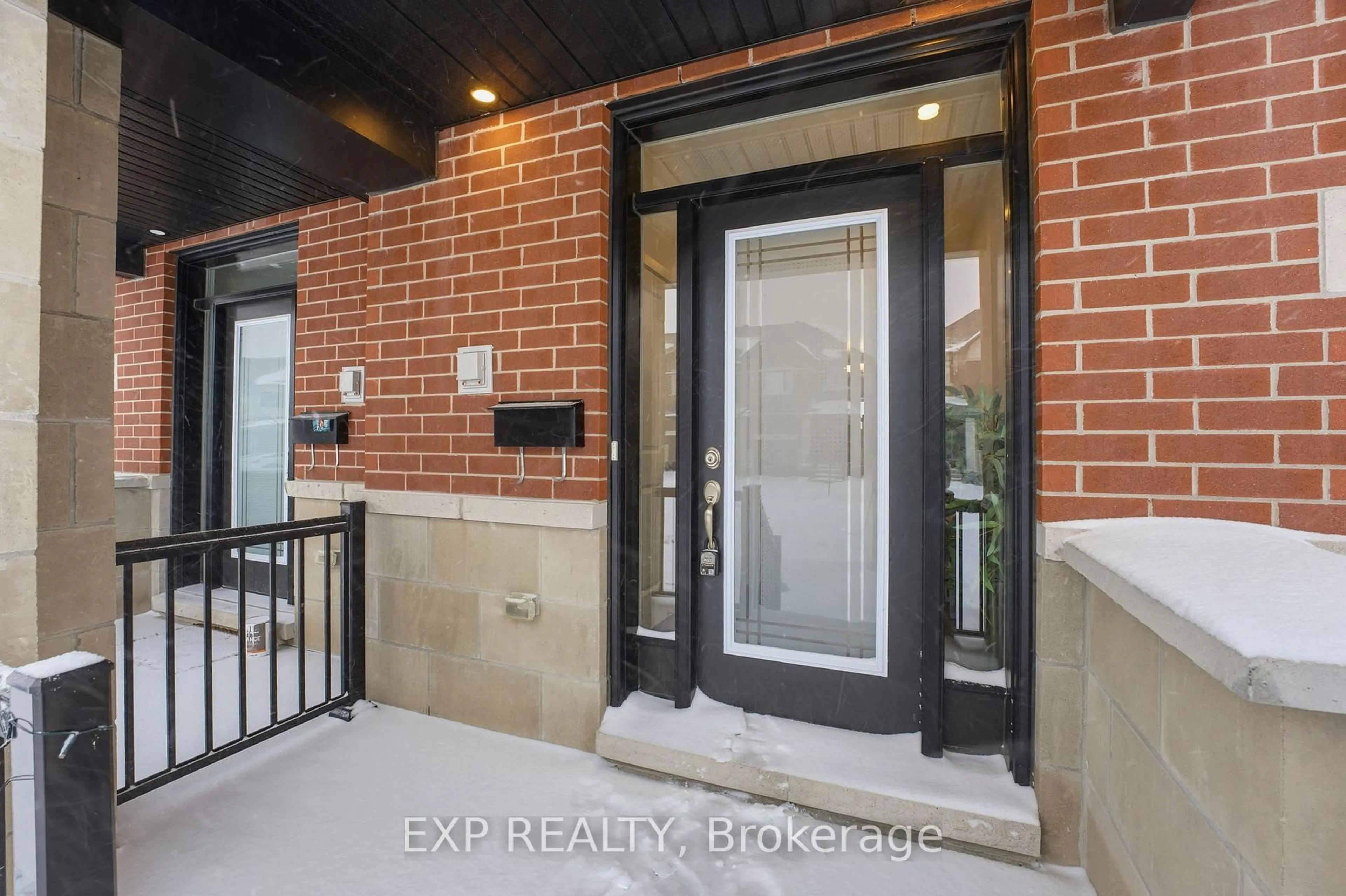 Indoor entryway for 522 Corretto Pl, Ottawa Ontario K2J 6Z1