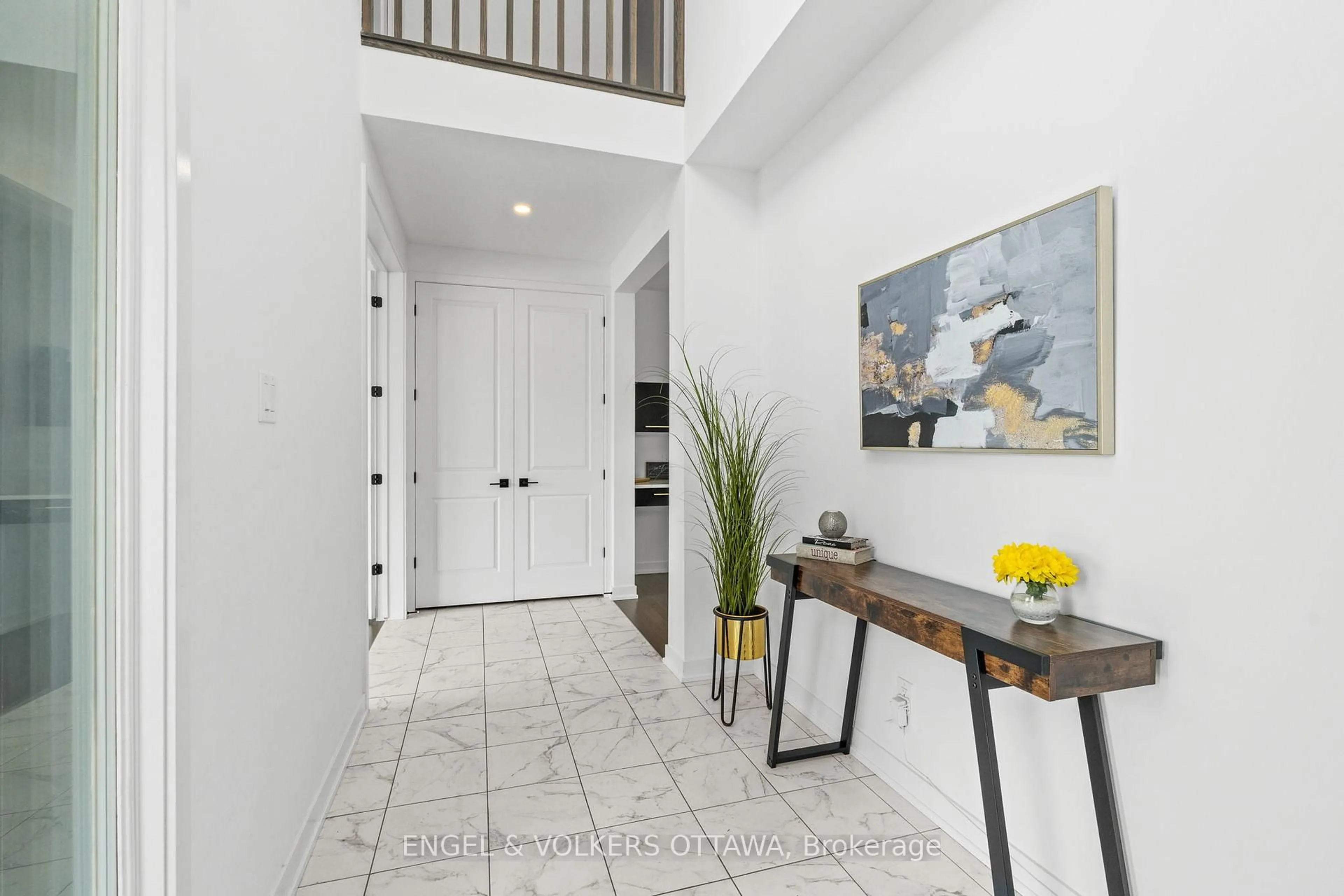 Indoor entryway for 117 Orchestra Way, Ottawa Ontario K4M 0R5