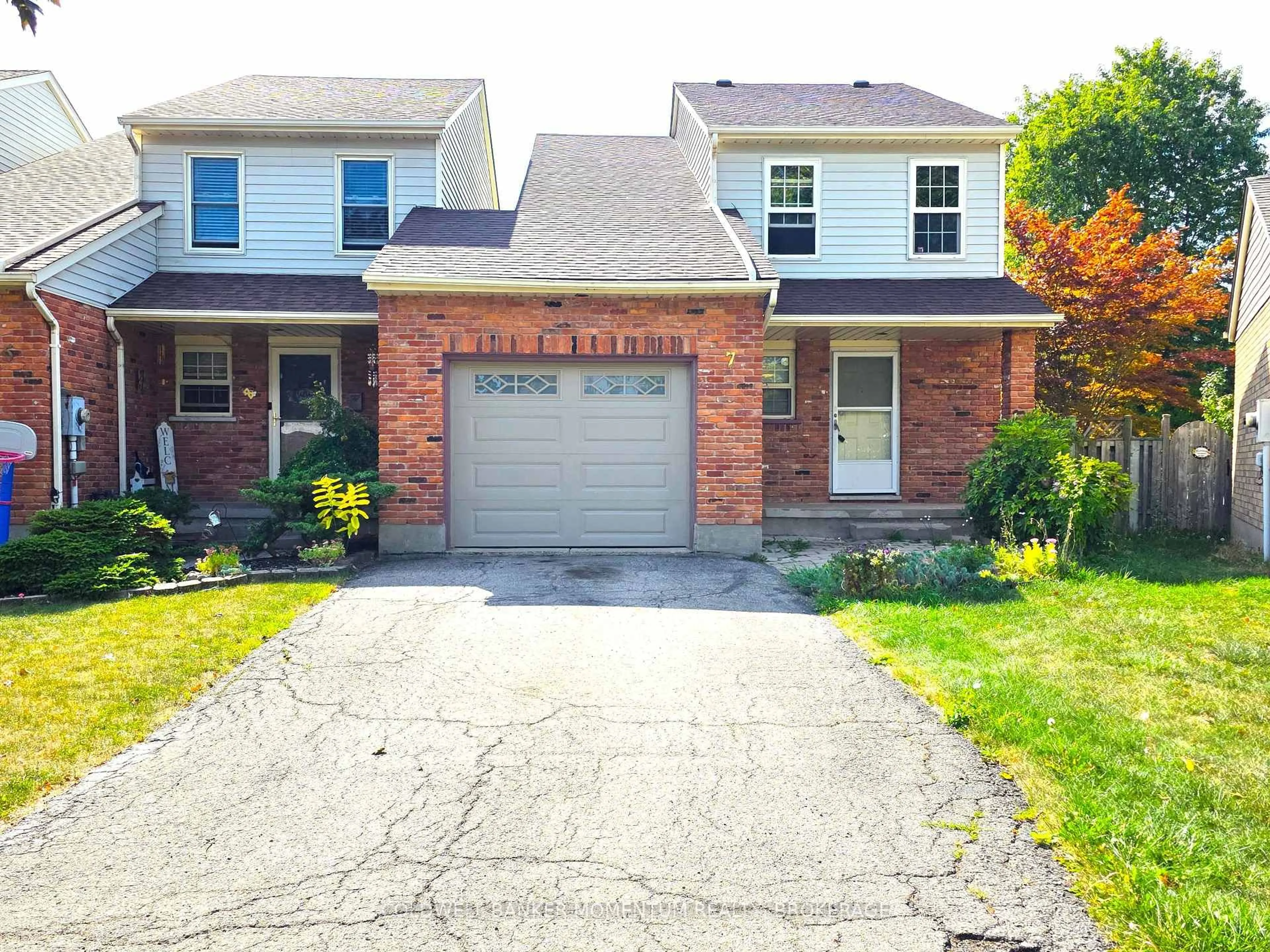 Home with brick exterior material, street for 7 Terrama Crt, St. Catharines Ontario L2S 3X1