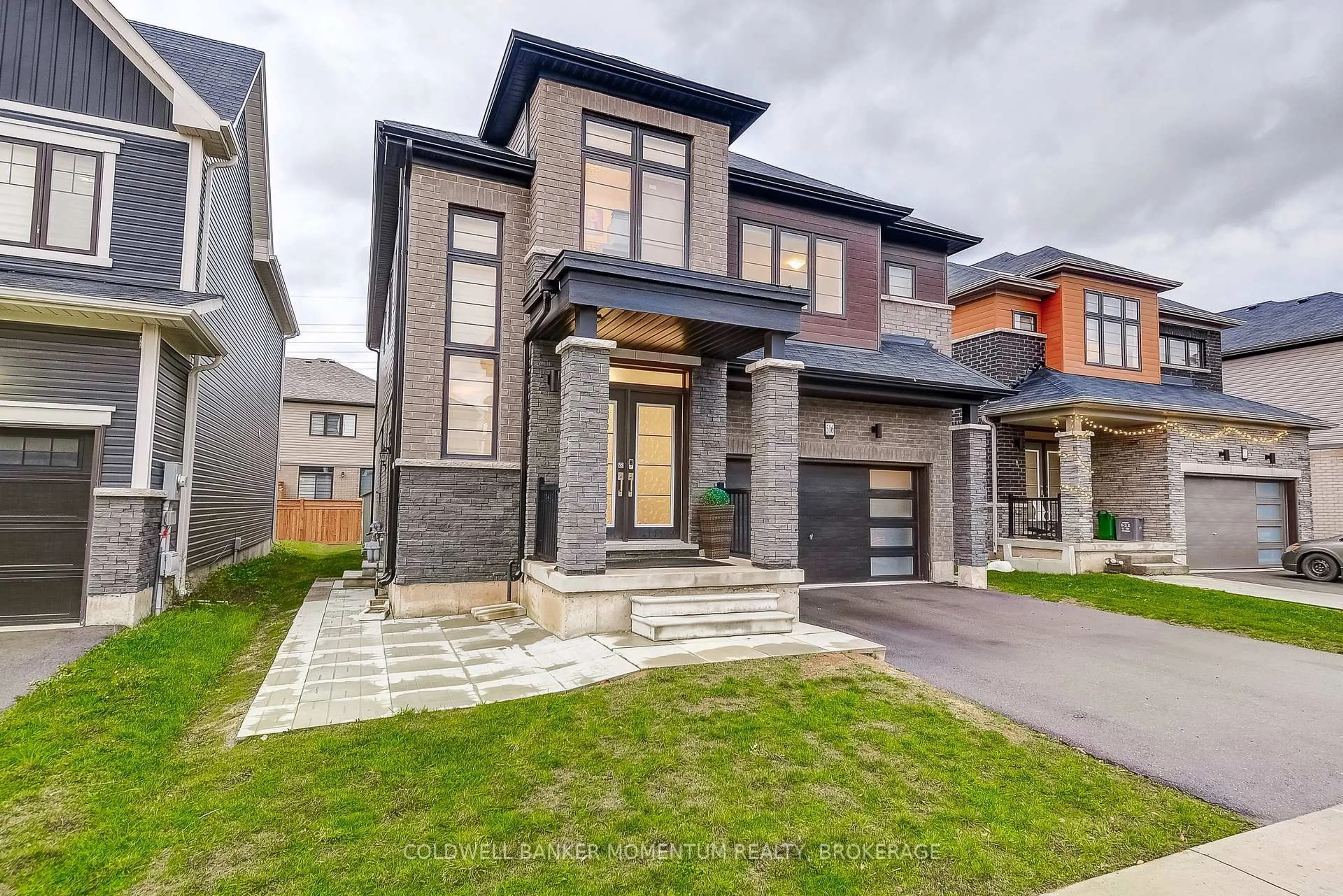 Home with brick exterior material, street for 516 Barker Pkwy, Thorold Ontario L2V 0K1