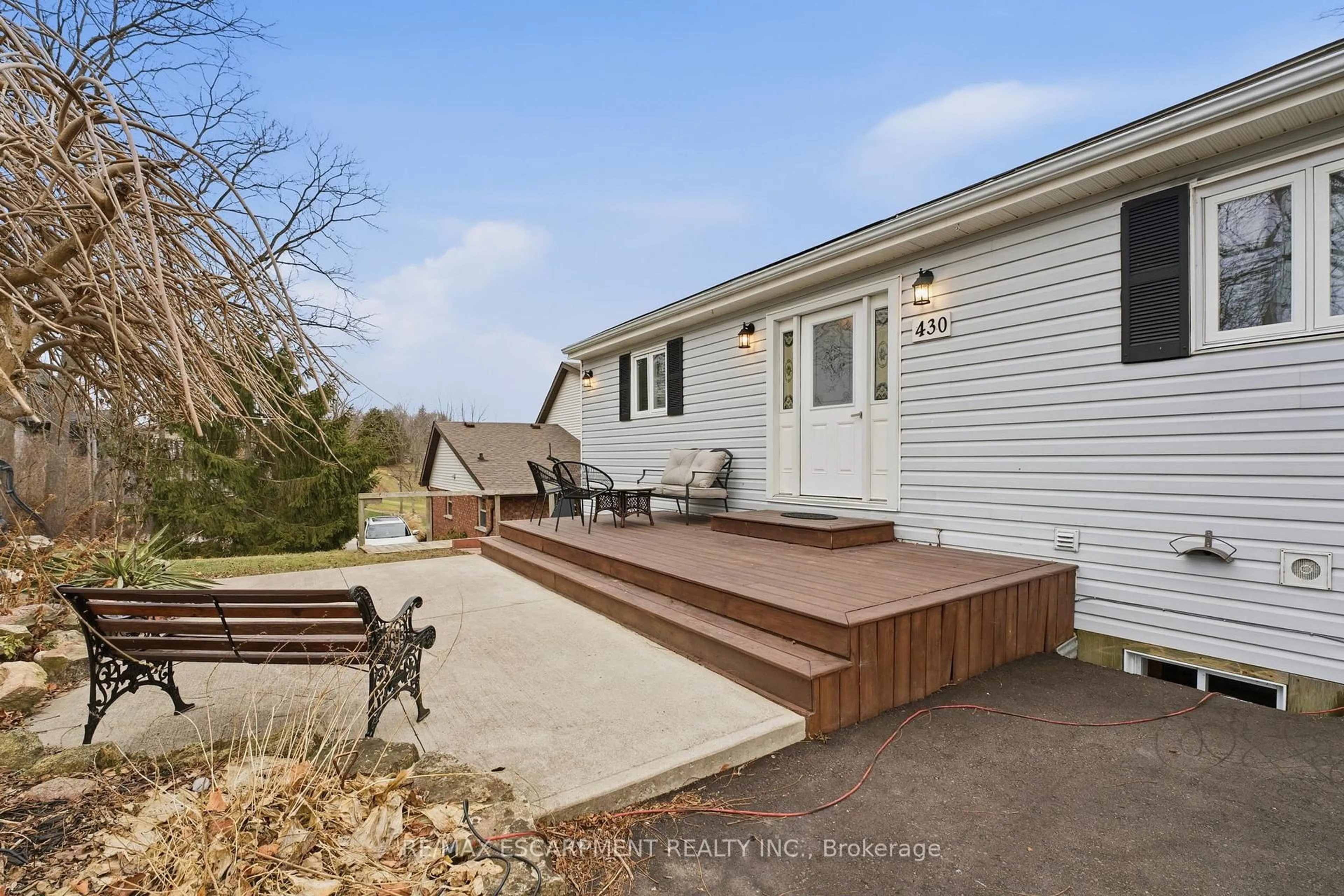 Patio, unknown for 430 Winniett St, Haldimand Ontario N3W 1E4