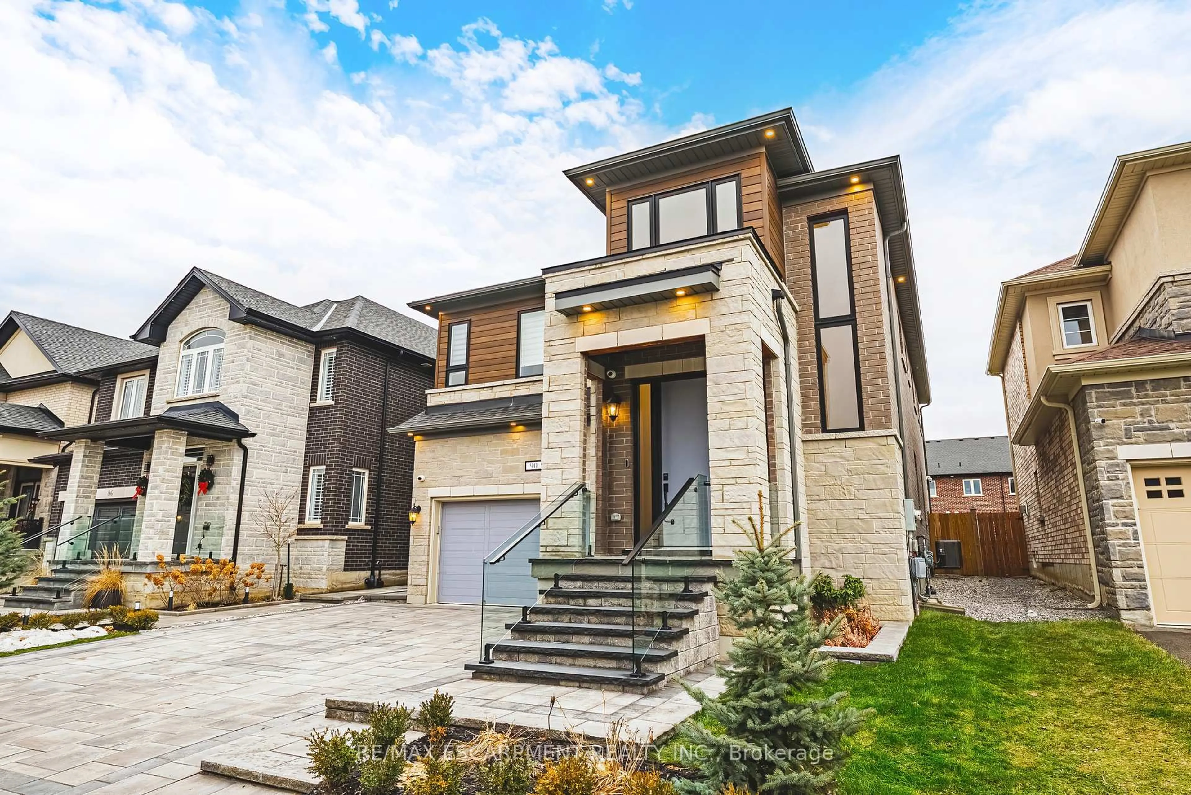 Home with brick exterior material, street for 90 Robertson Rd, Hamilton Ontario L9K 0H8