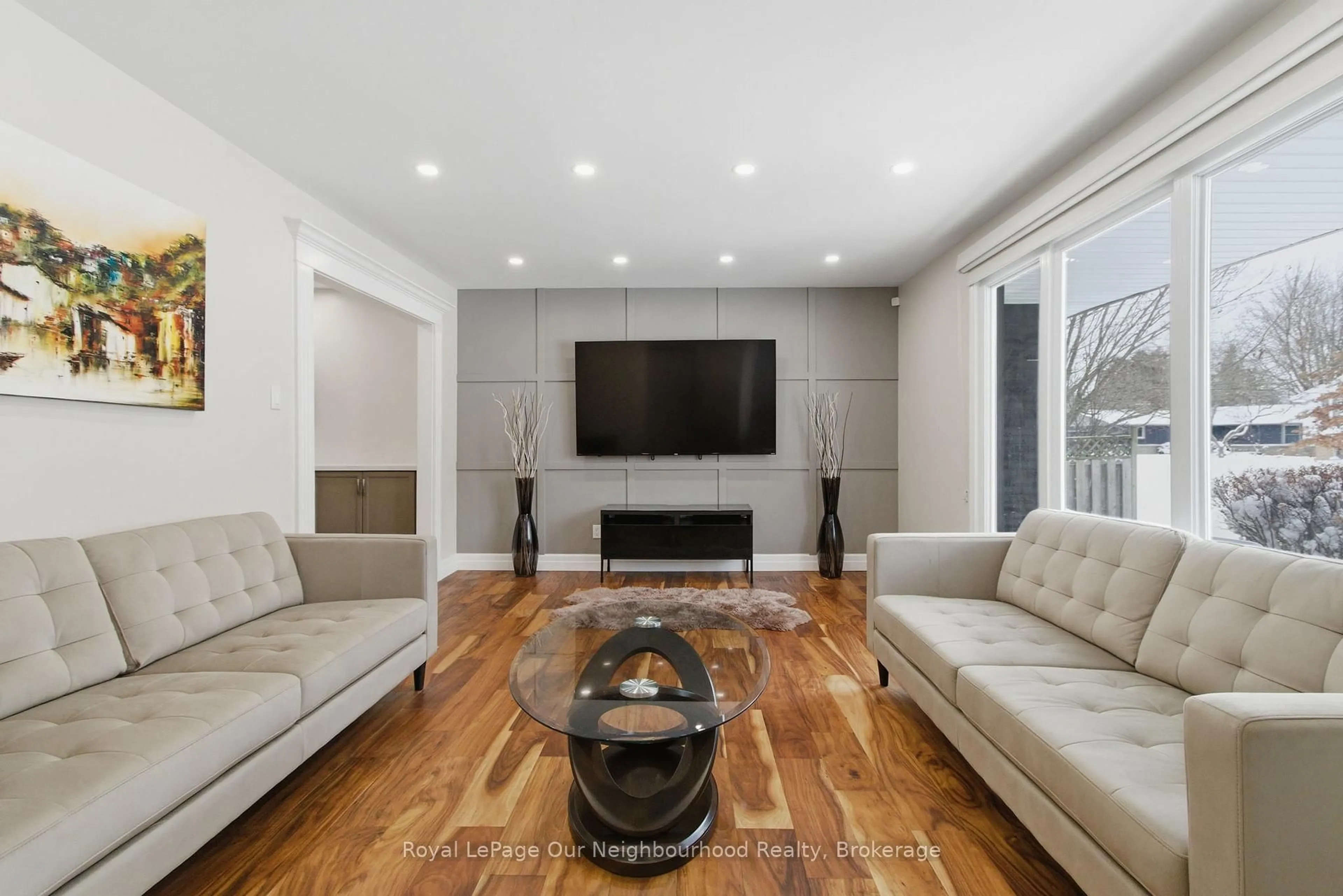 Living room with furniture, unknown for 181 McMaster Dr, London South Ontario N6K 1J6