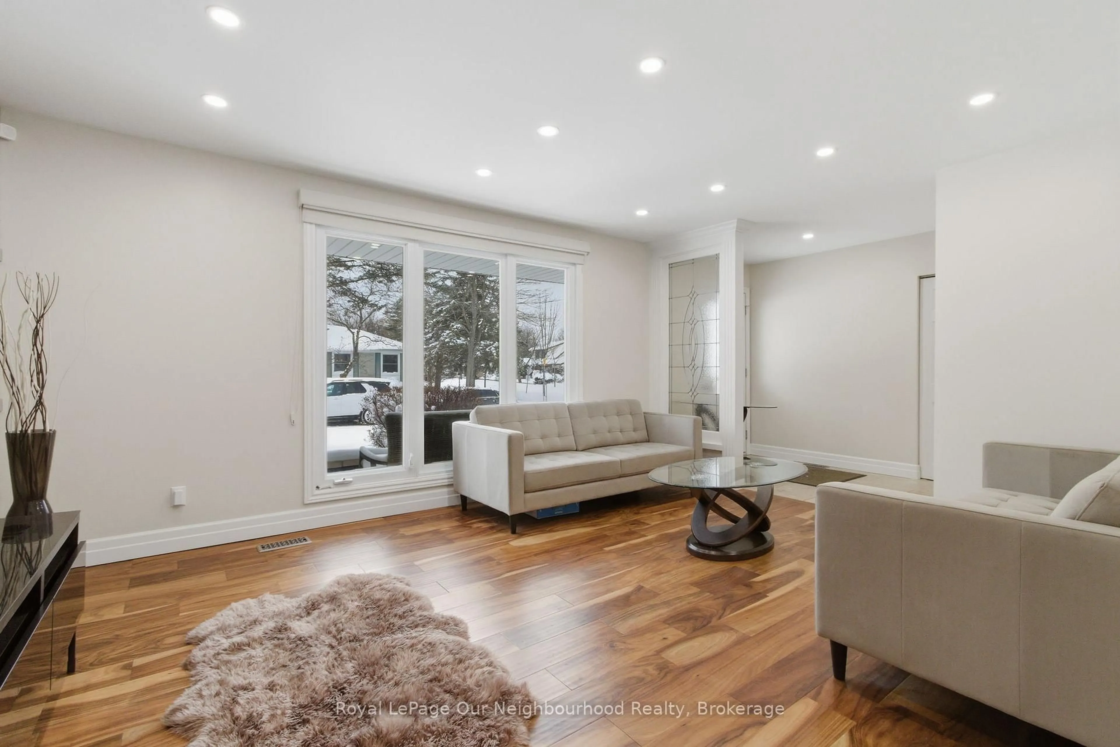 Living room with furniture, unknown for 181 McMaster Dr, London South Ontario N6K 1J6