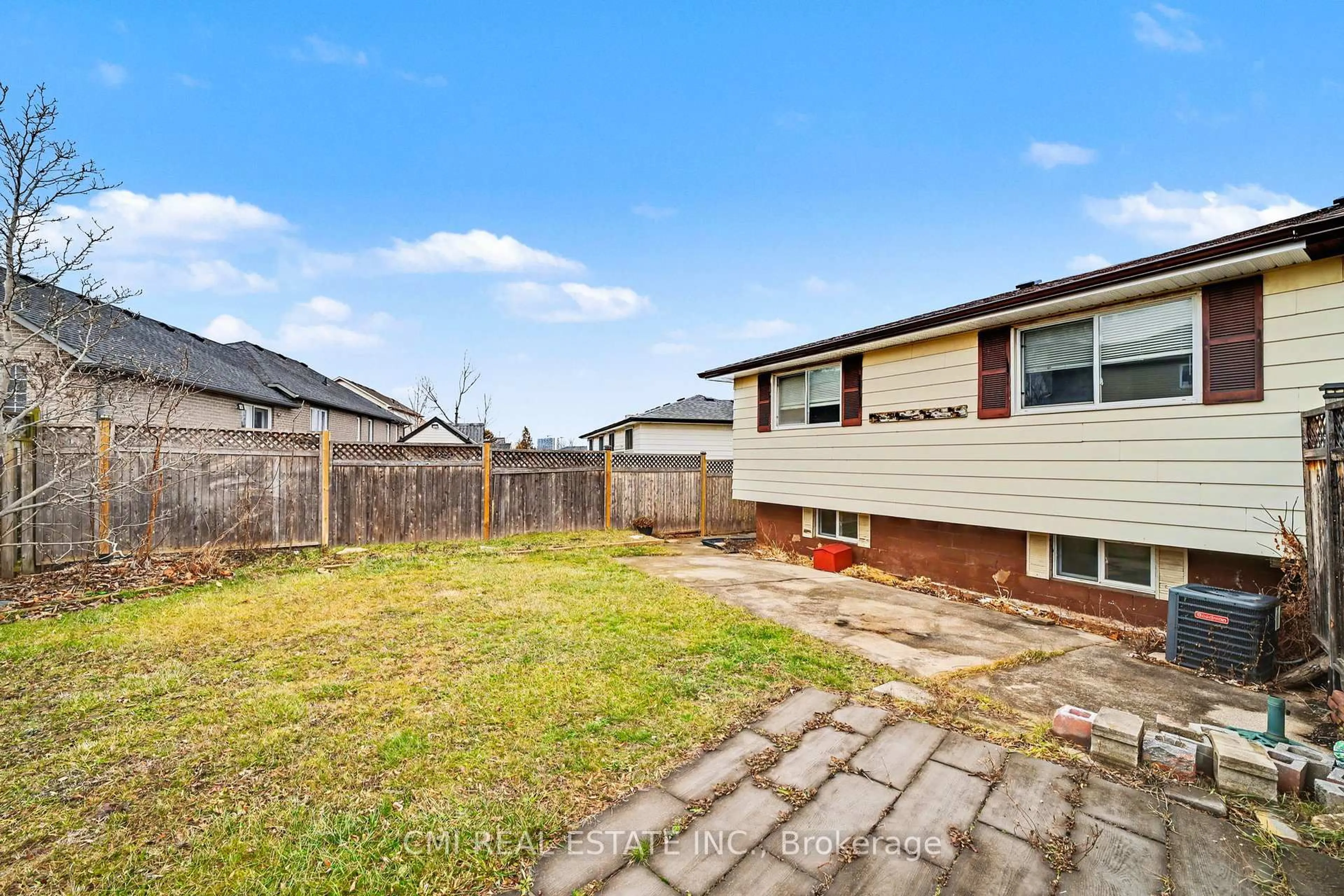 Unknown for 61 1/2 Eastbury Dr, Hamilton Ontario L8E 2V8