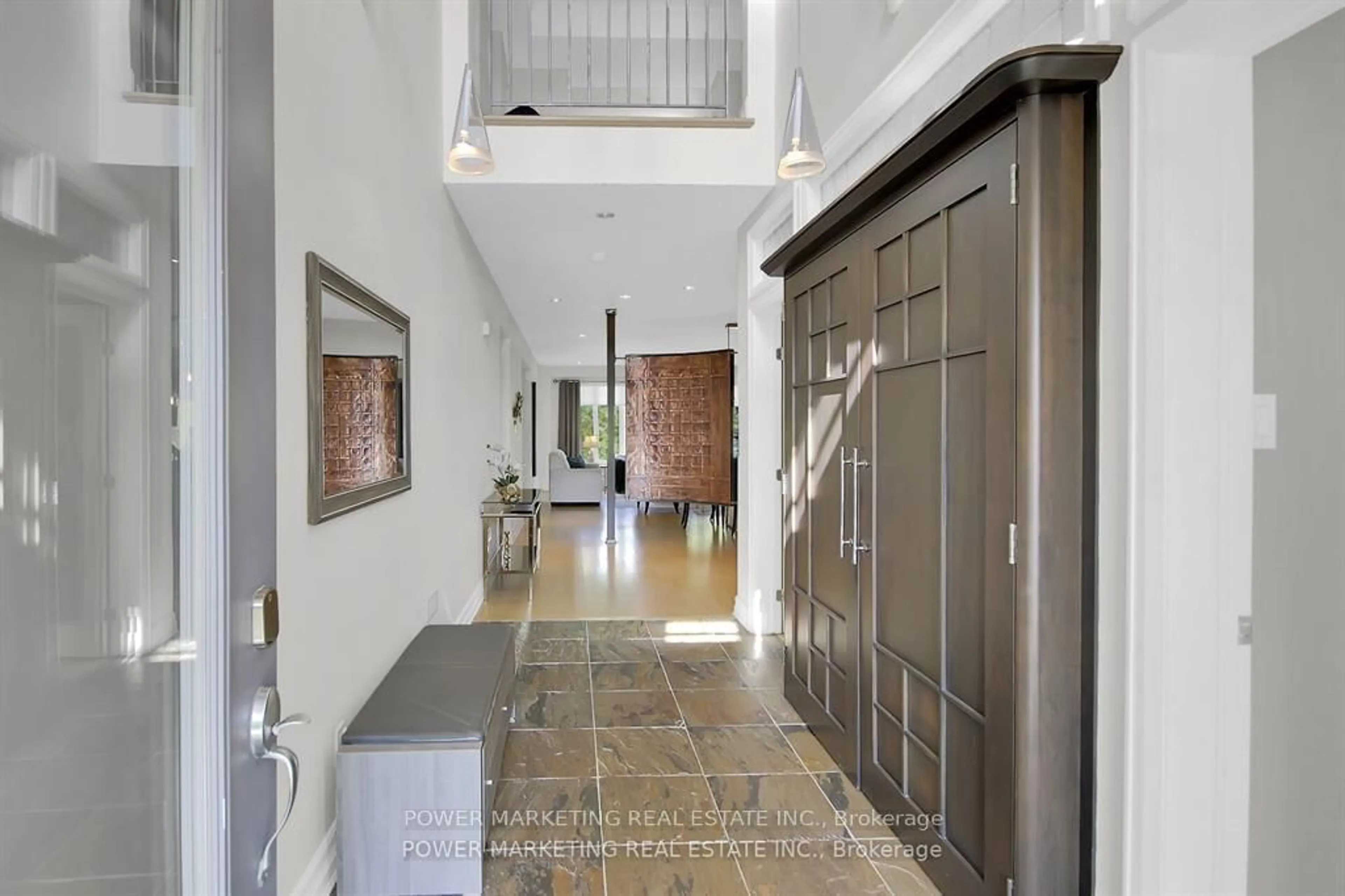 Indoor foyer for 15 MARWOOD Crt, Ottawa Ontario K2J 5G1