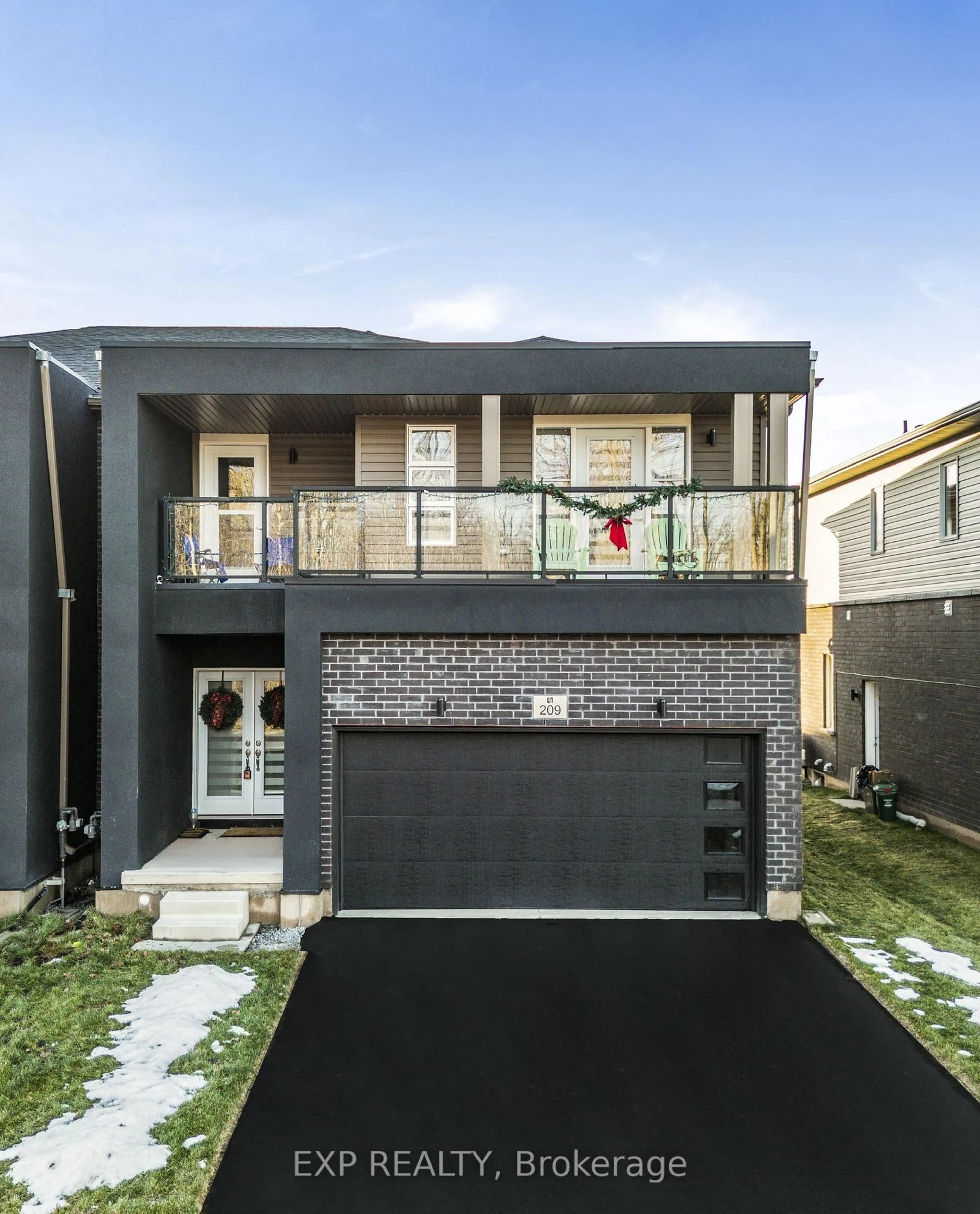 Home with brick exterior material, street for 209 Wells Ave, Fort Erie Ontario L0S 1N0