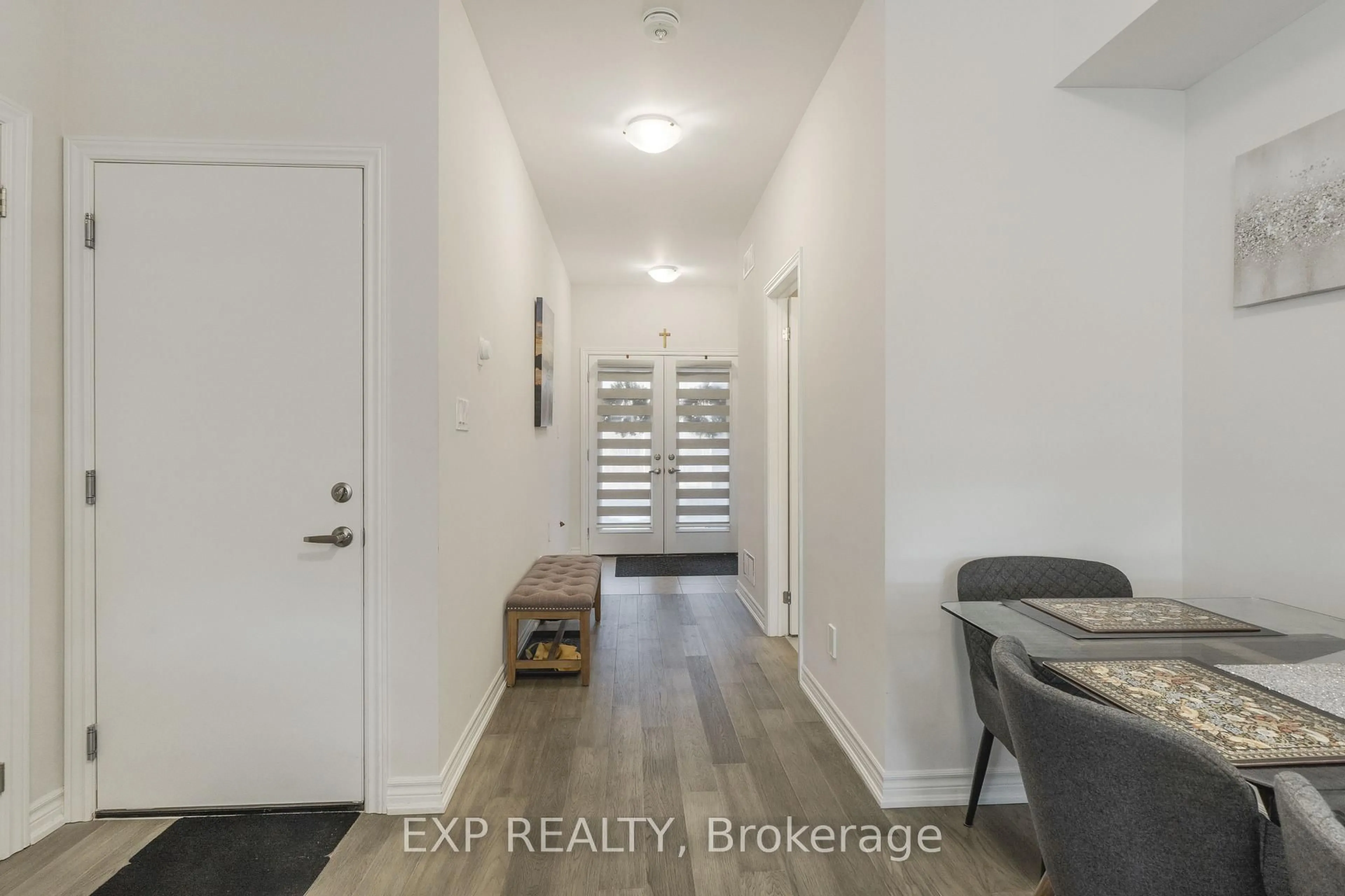 Indoor entryway for 209 Wells Ave, Fort Erie Ontario L0S 1N0