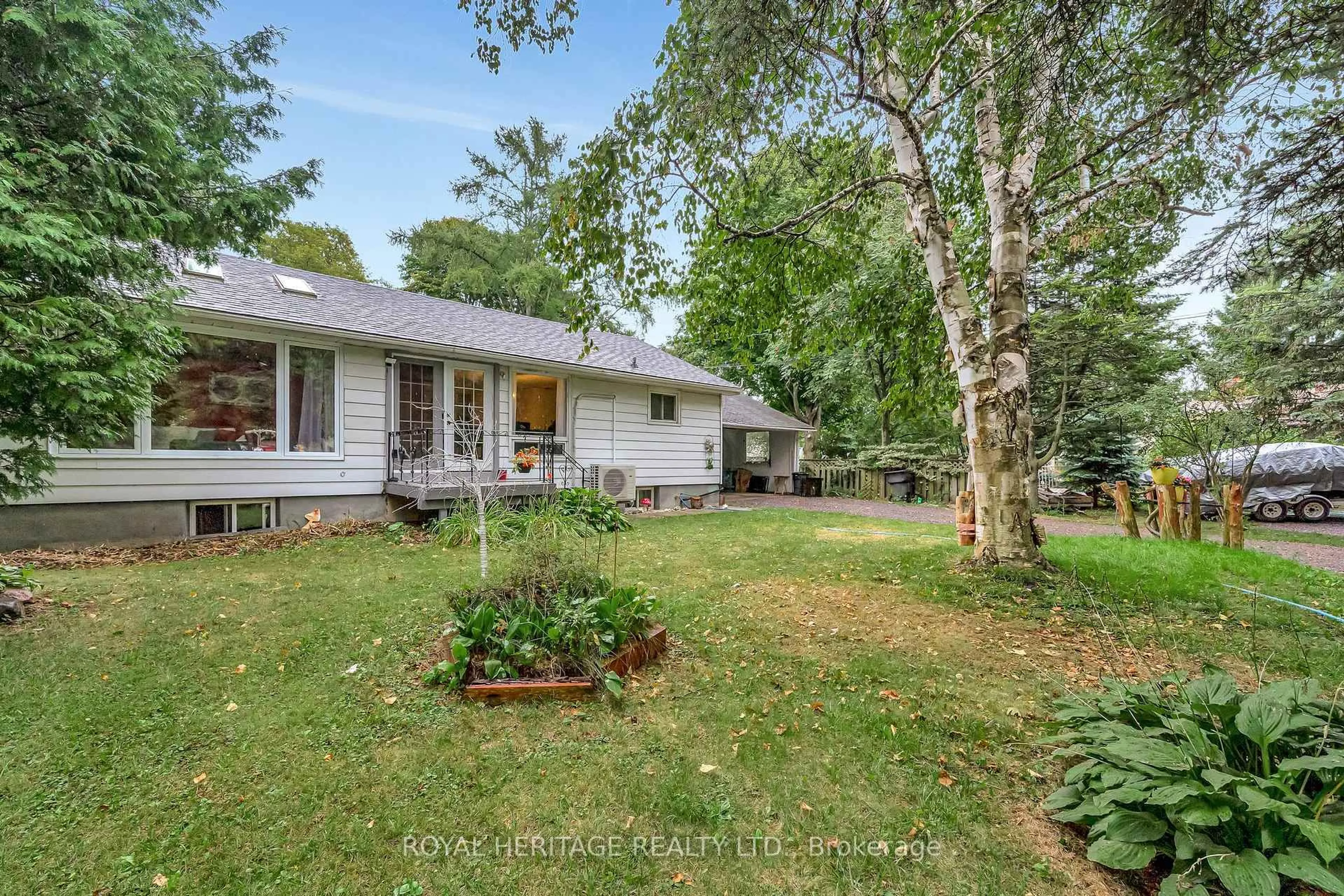 A pic from outside/outdoor area/front of a property/back of a property/a pic from drone, unknown for 155 Prince Edward St, Brighton Ontario K0K 1H0