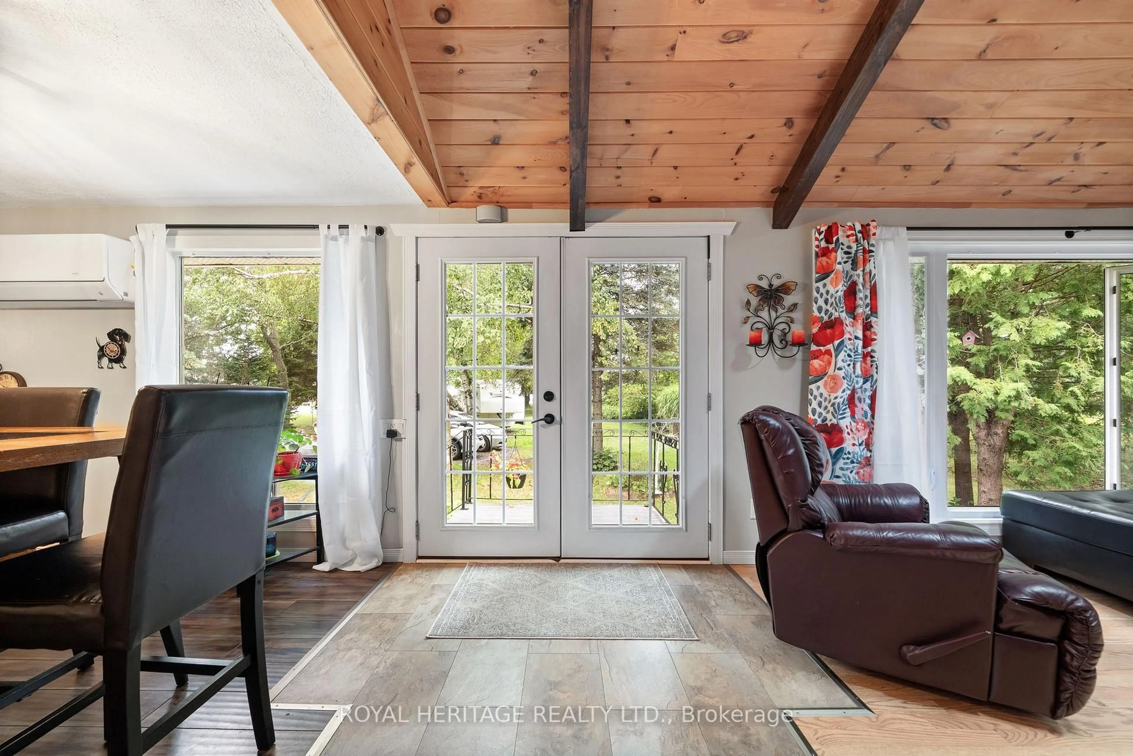 Indoor entryway for 155 Prince Edward St, Brighton Ontario K0K 1H0