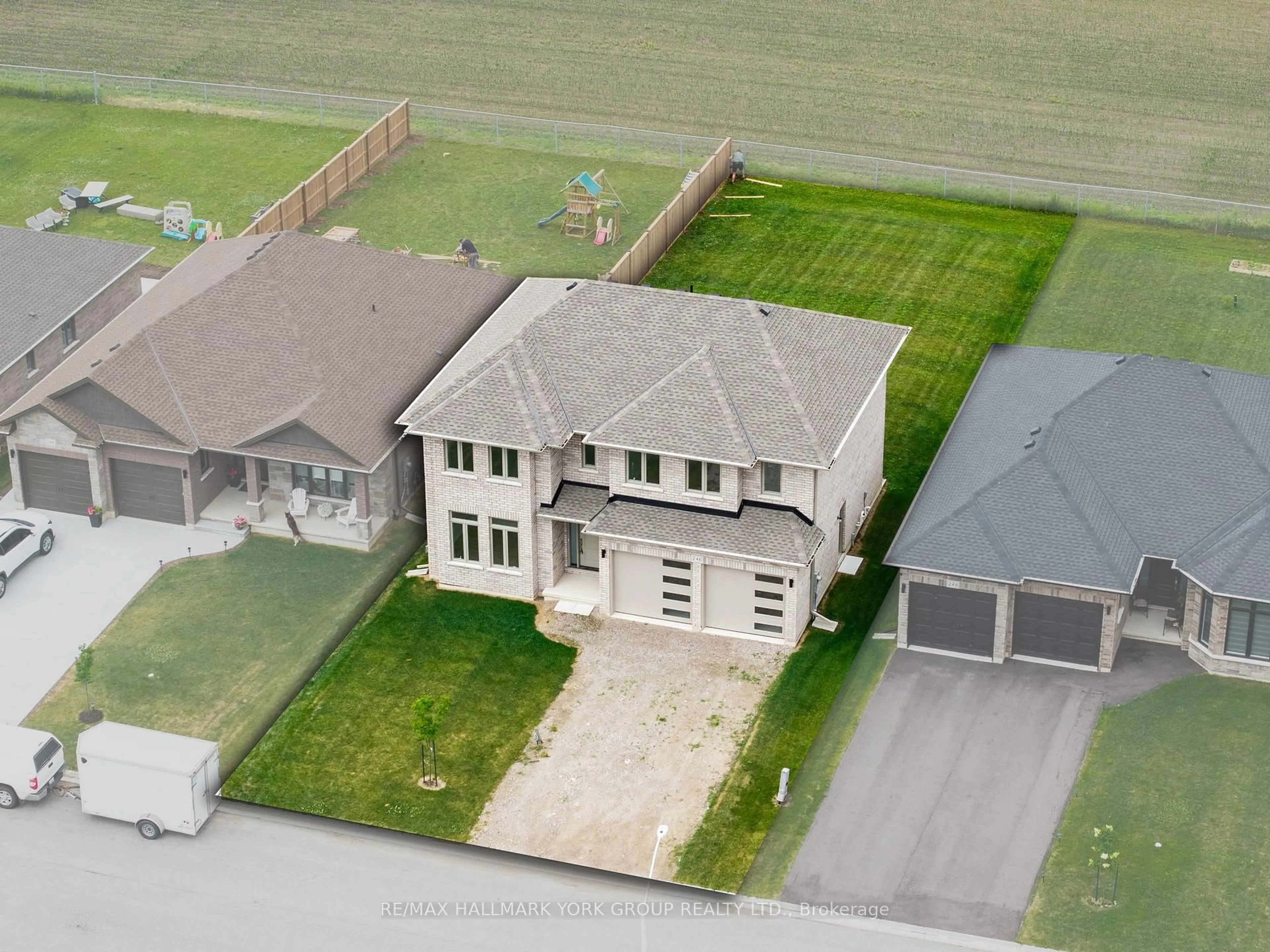 A pic from outside/outdoor area/front of a property/back of a property/a pic from drone, street for 246 Leitch St, Dutton/Dunwich Ontario N0L 1J0