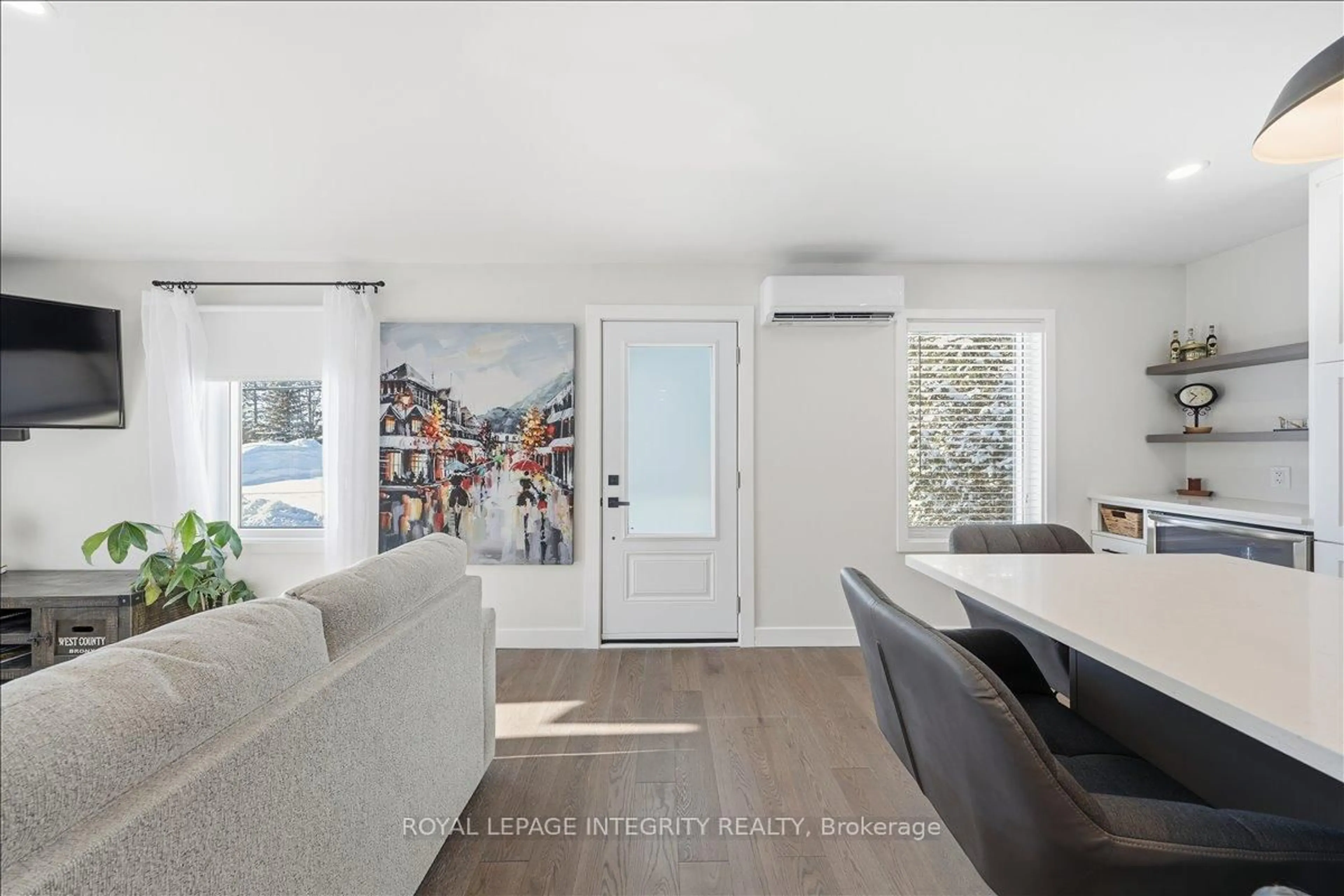 Indoor entryway for 1735 Landry Rd, Clarence-Rockland Ontario K0A 1N0