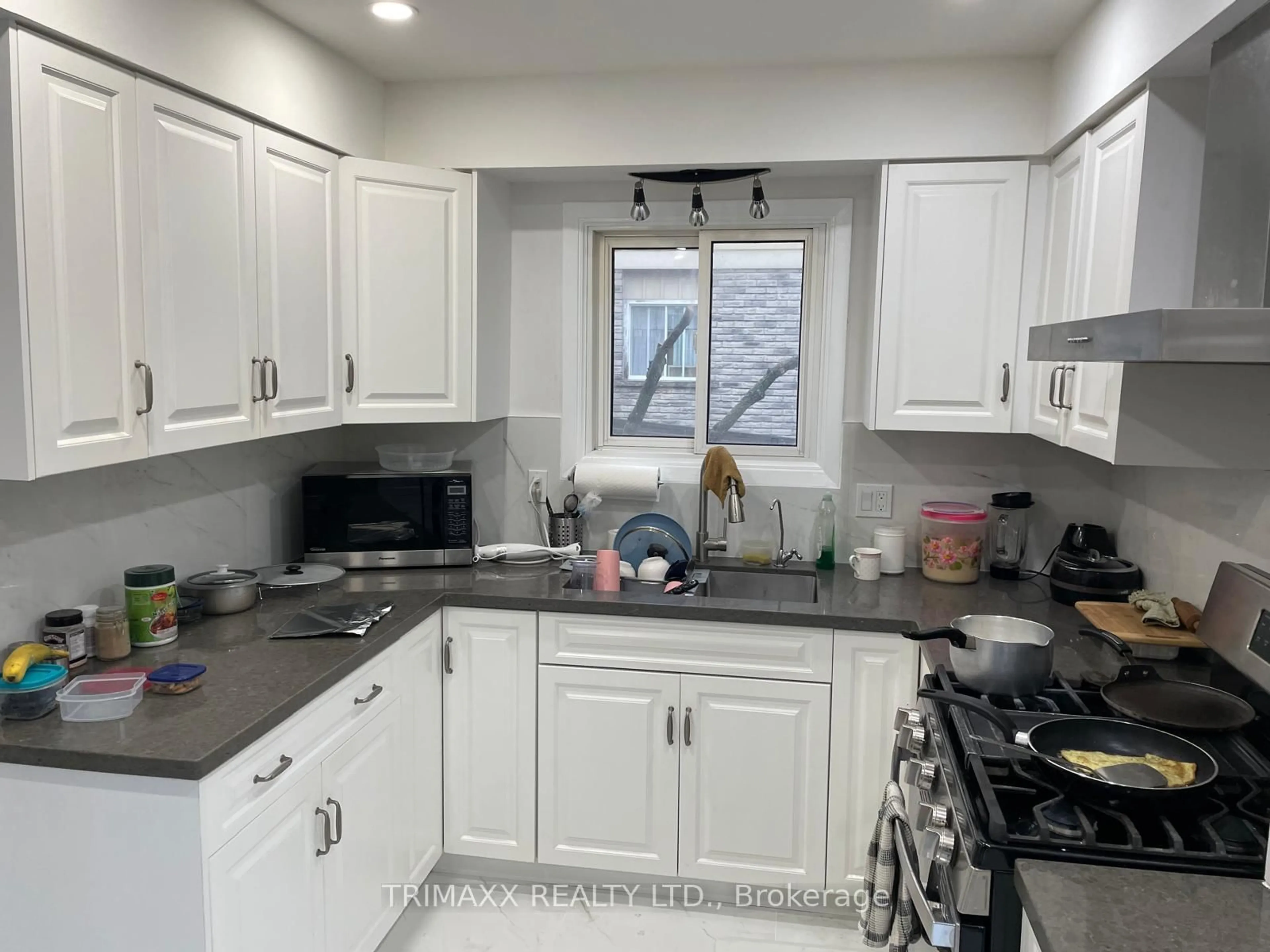 Standard kitchen, unknown for 1086 CANFIELD Cres, Woodstock Ontario N4S 8P3