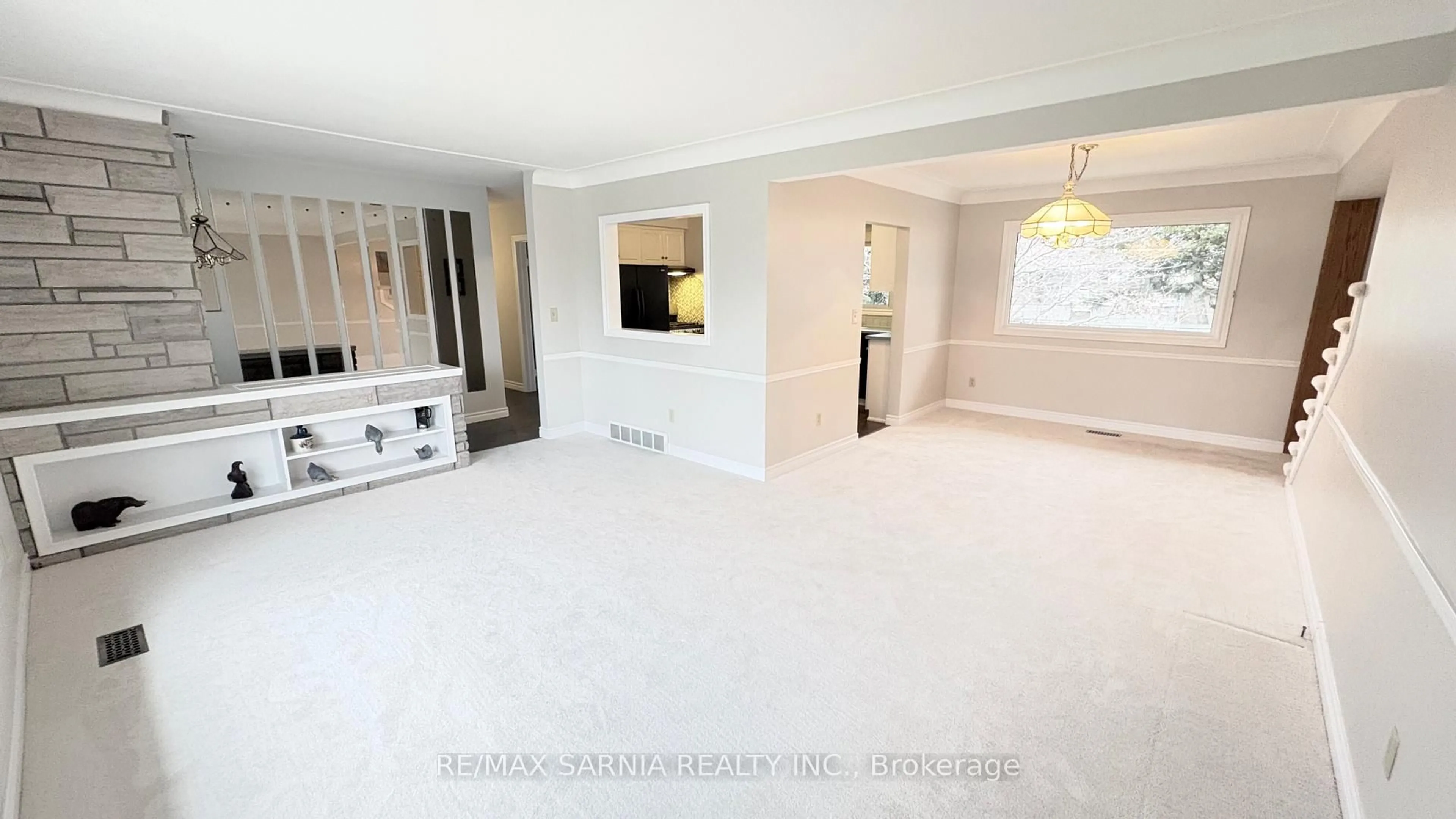 Unknown for 1910 Kenwick St, Sarnia Ontario N0N 1C0