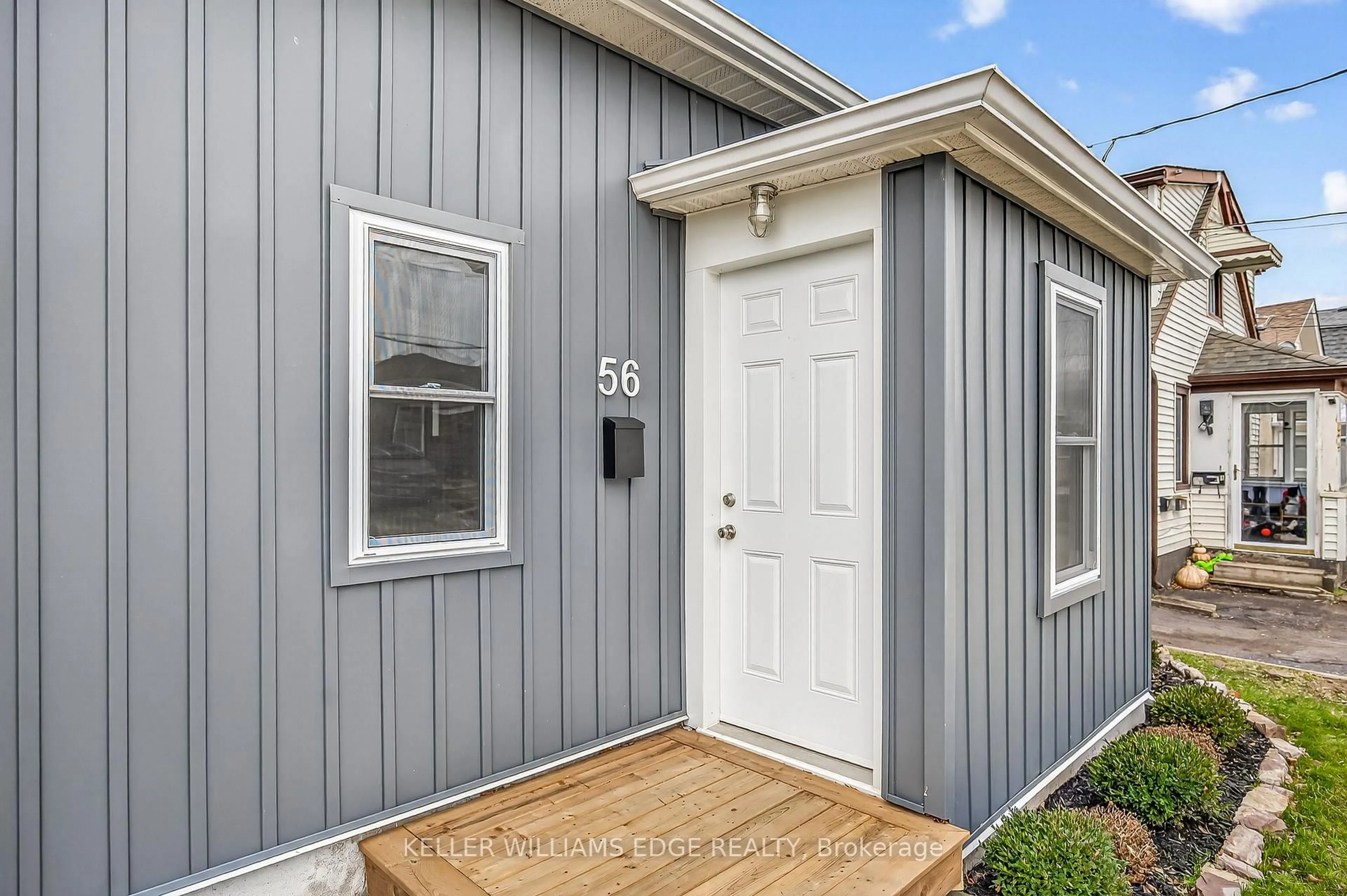 Home with vinyl exterior material, street for 56 Division St, St. Catharines Ontario L2R 3G5