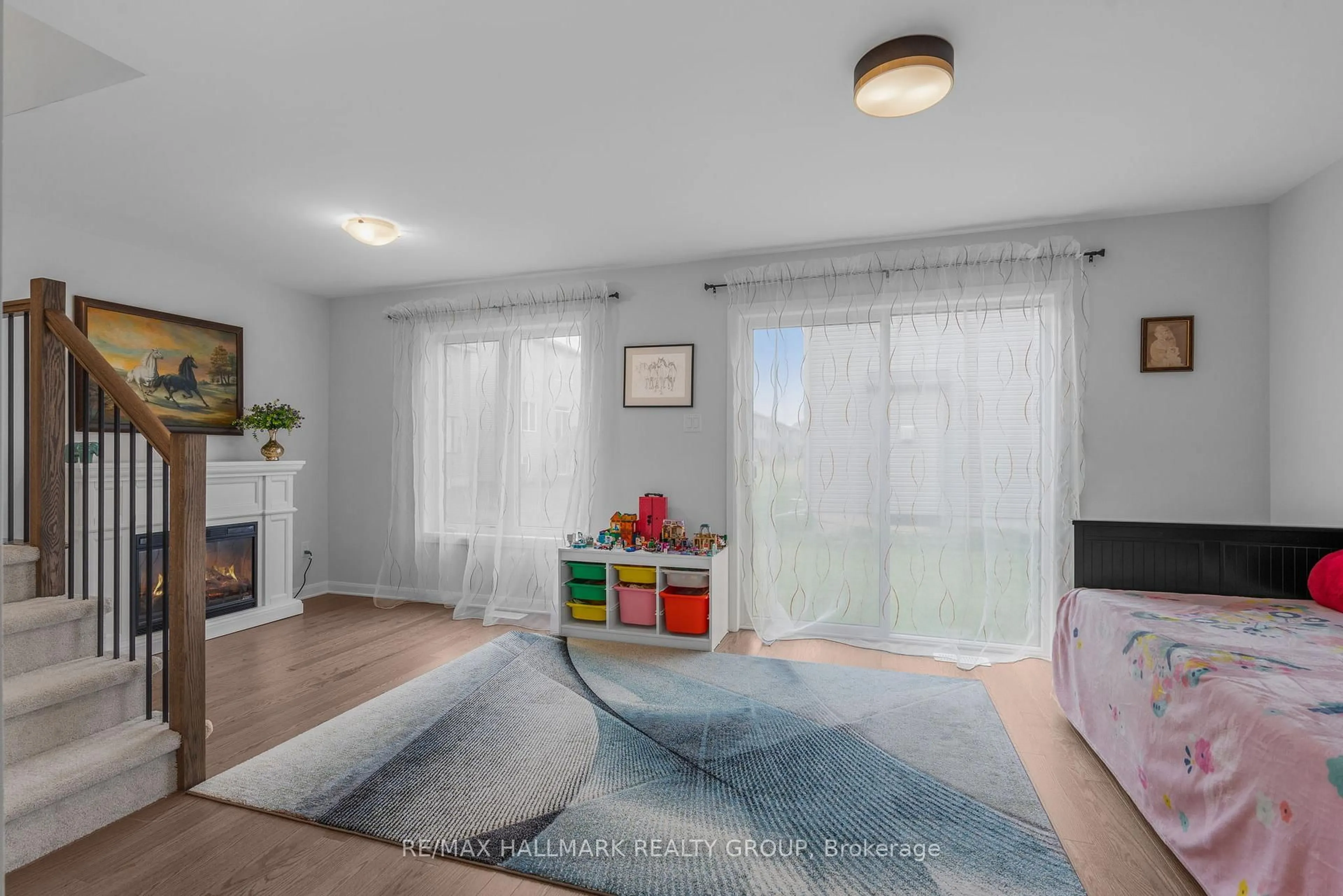 Living room with furniture, unknown for 5017 Abbott St, Ottawa Ontario K2V 0M6