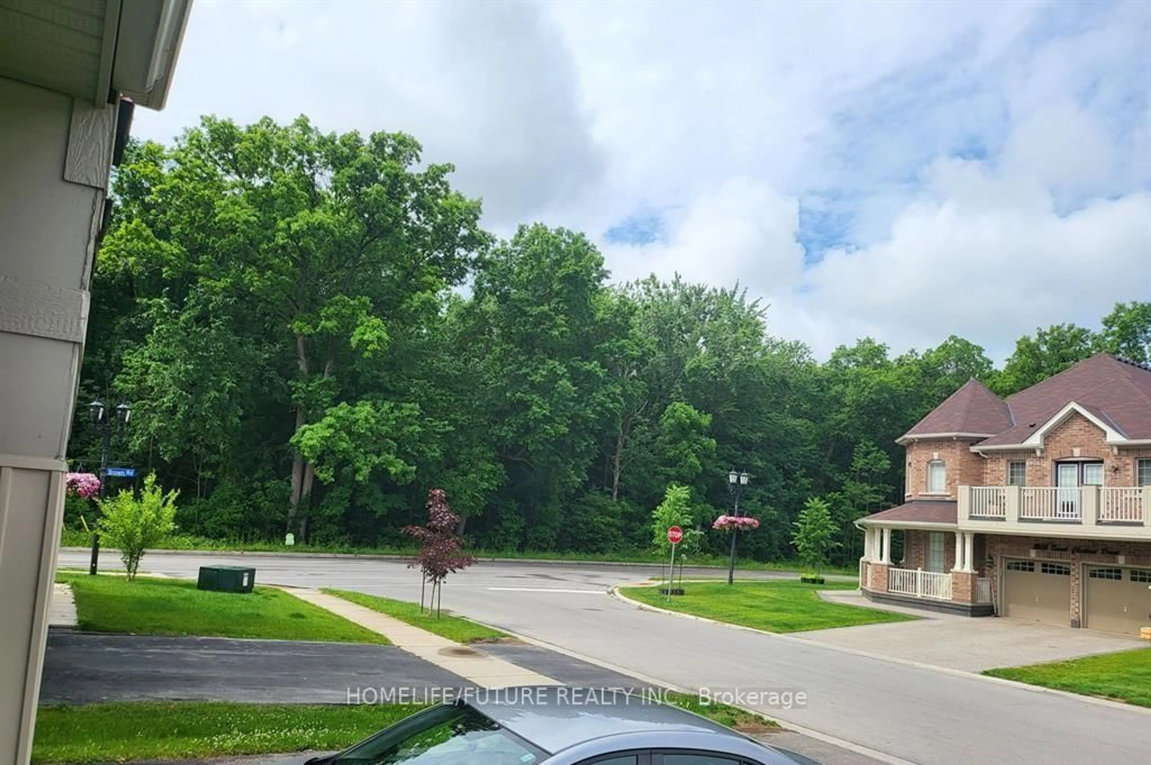 A pic from outside/outdoor area/front of a property/back of a property/a pic from drone, unknown for 8600 Sweet Chestnut Dr, Niagara Falls Ontario L2H 2Y6