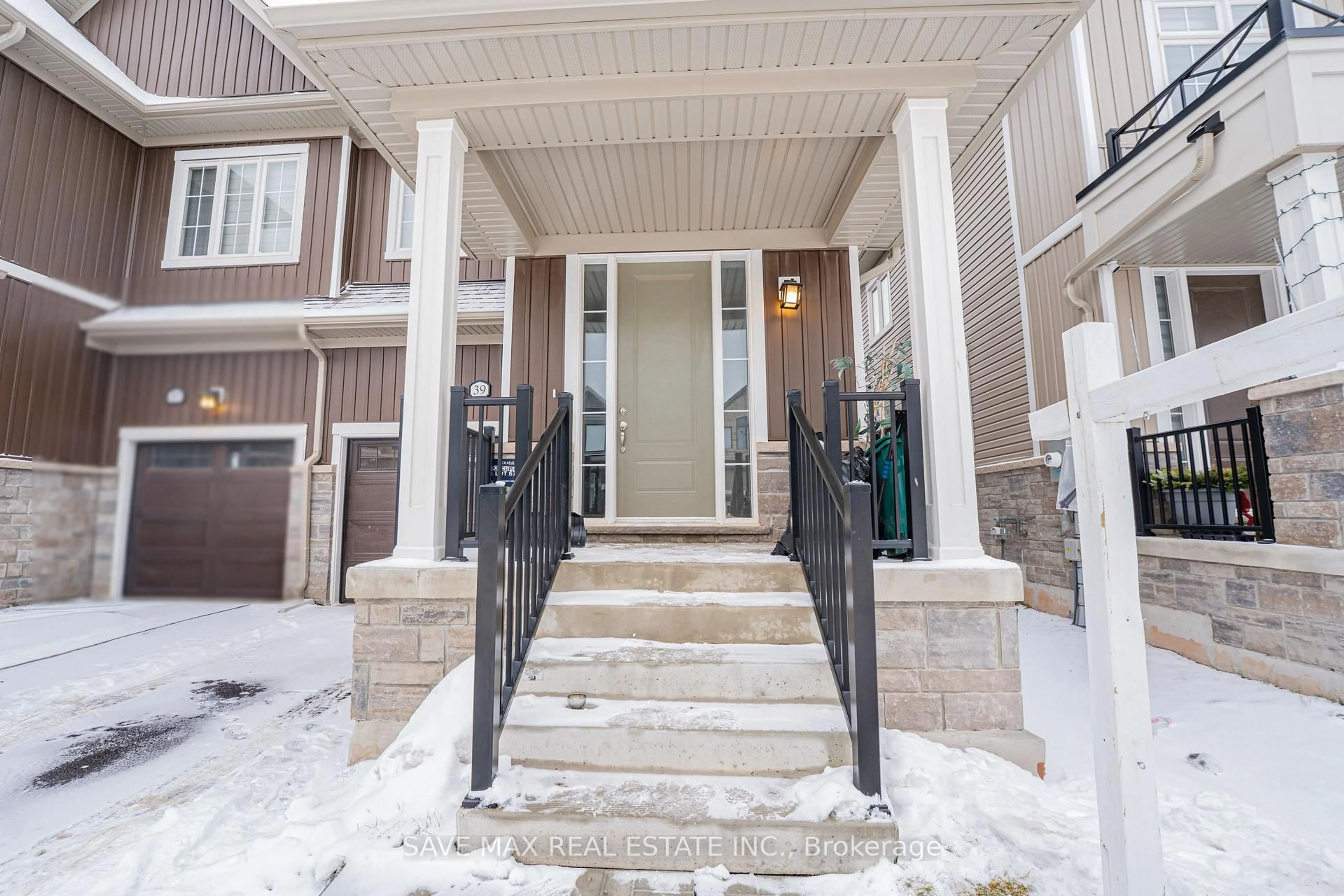 Indoor entryway for 39 Conboy Dr, Erin Ontario N0B 1T0