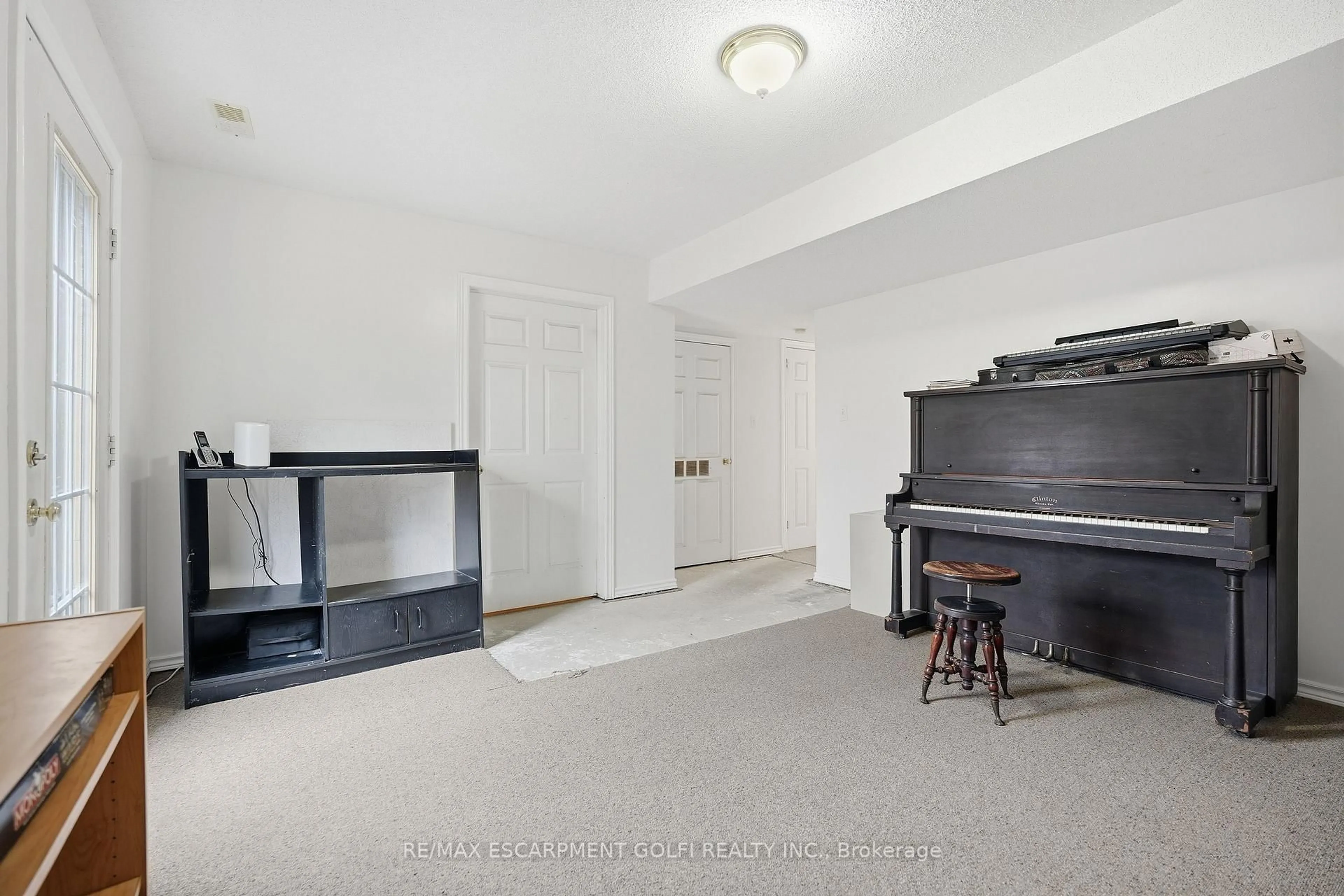 A pic of a room for 47 Walnut St, Brantford Ontario N3T 1H1