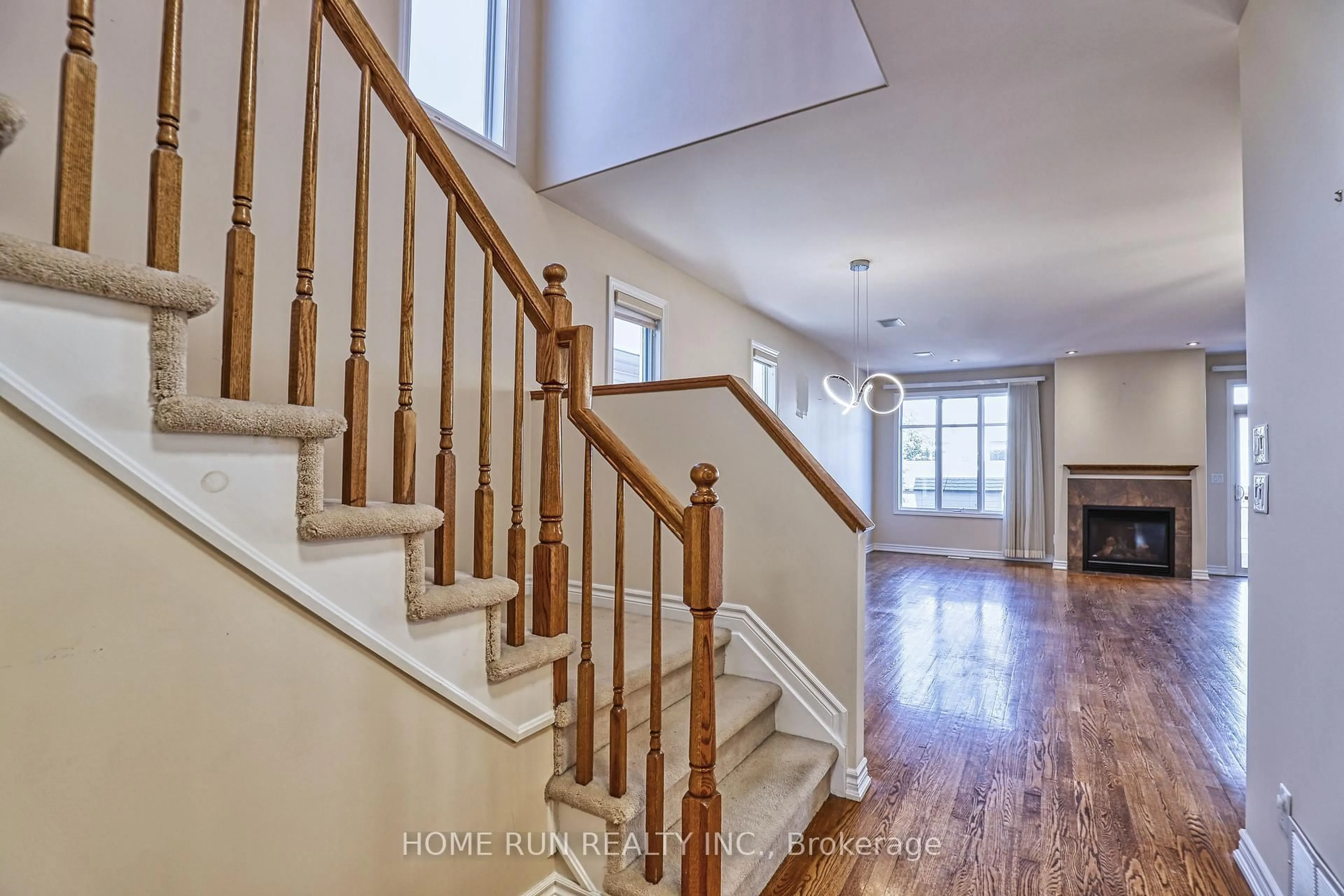 Stairs for 226 CELTIC RIDGE Cres, Ottawa Ontario K2W 0C3