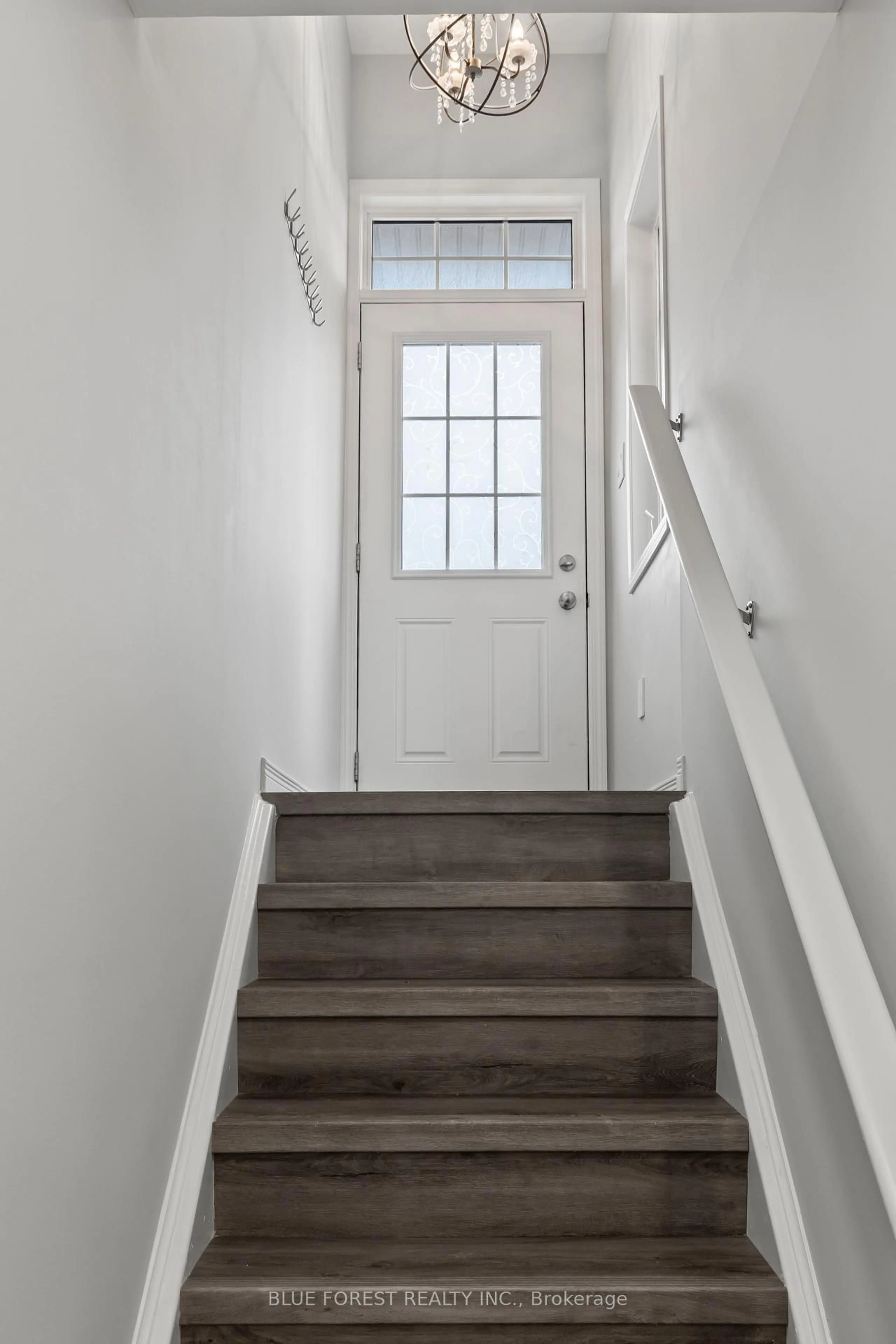 Indoor entryway for 3200 Singleton Ave #50, London South Ontario N6L 0C7