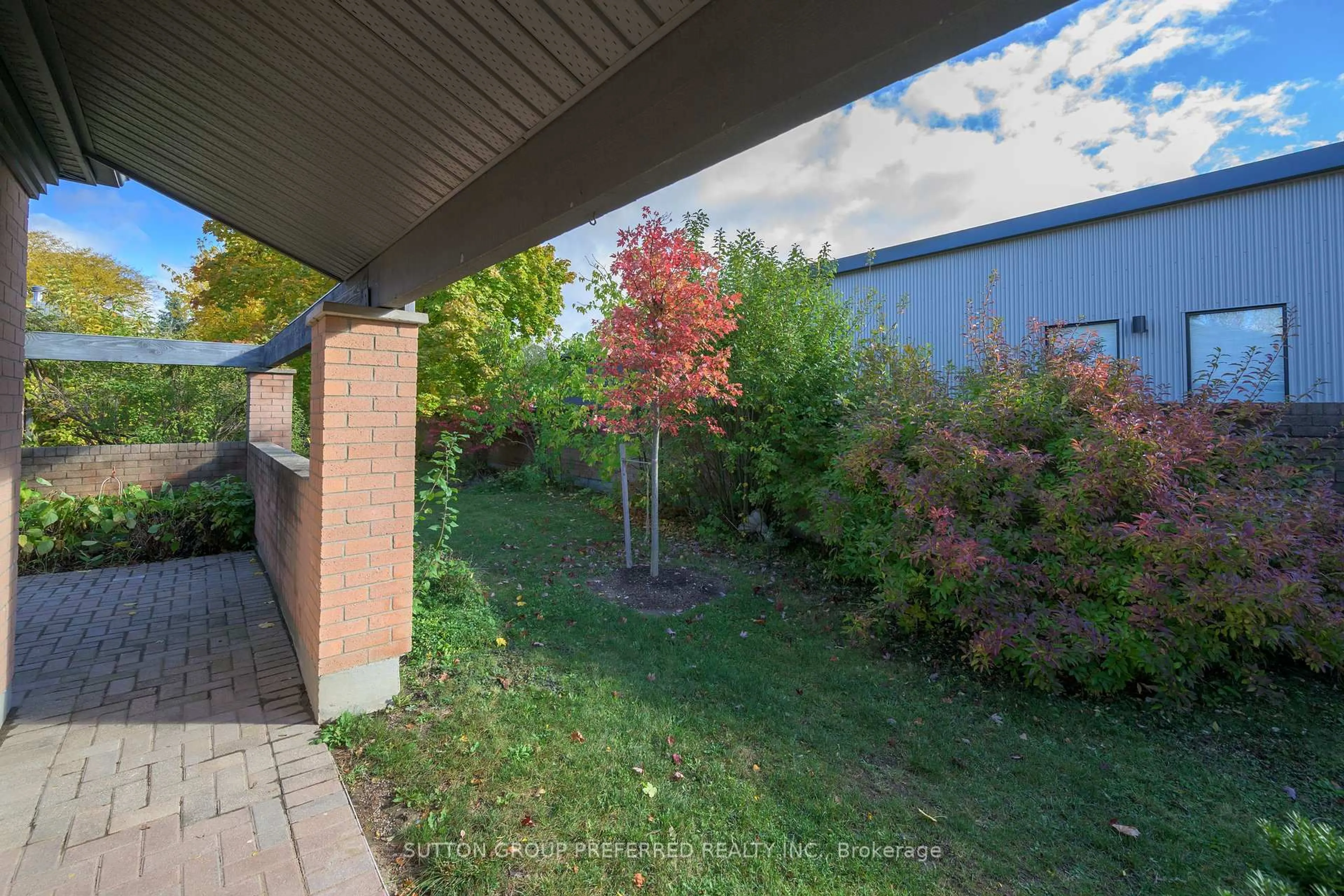 Patio, unknown for 50 Fiddlers Green Rd #51, London North Ontario N6H 4T4