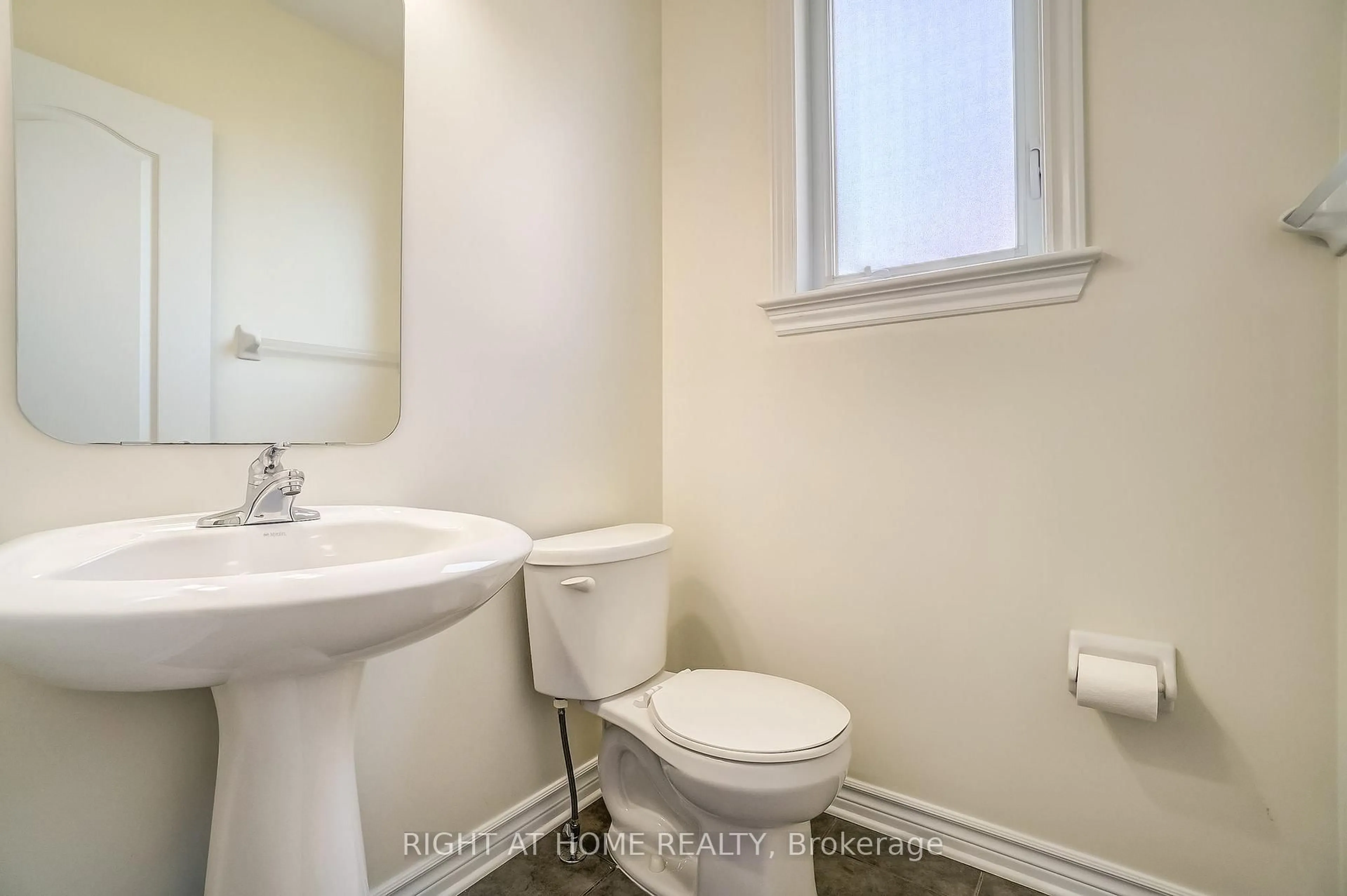 Standard bathroom, unknown for 1074 Northgraves Cres, Ottawa Ontario K2M 0C6