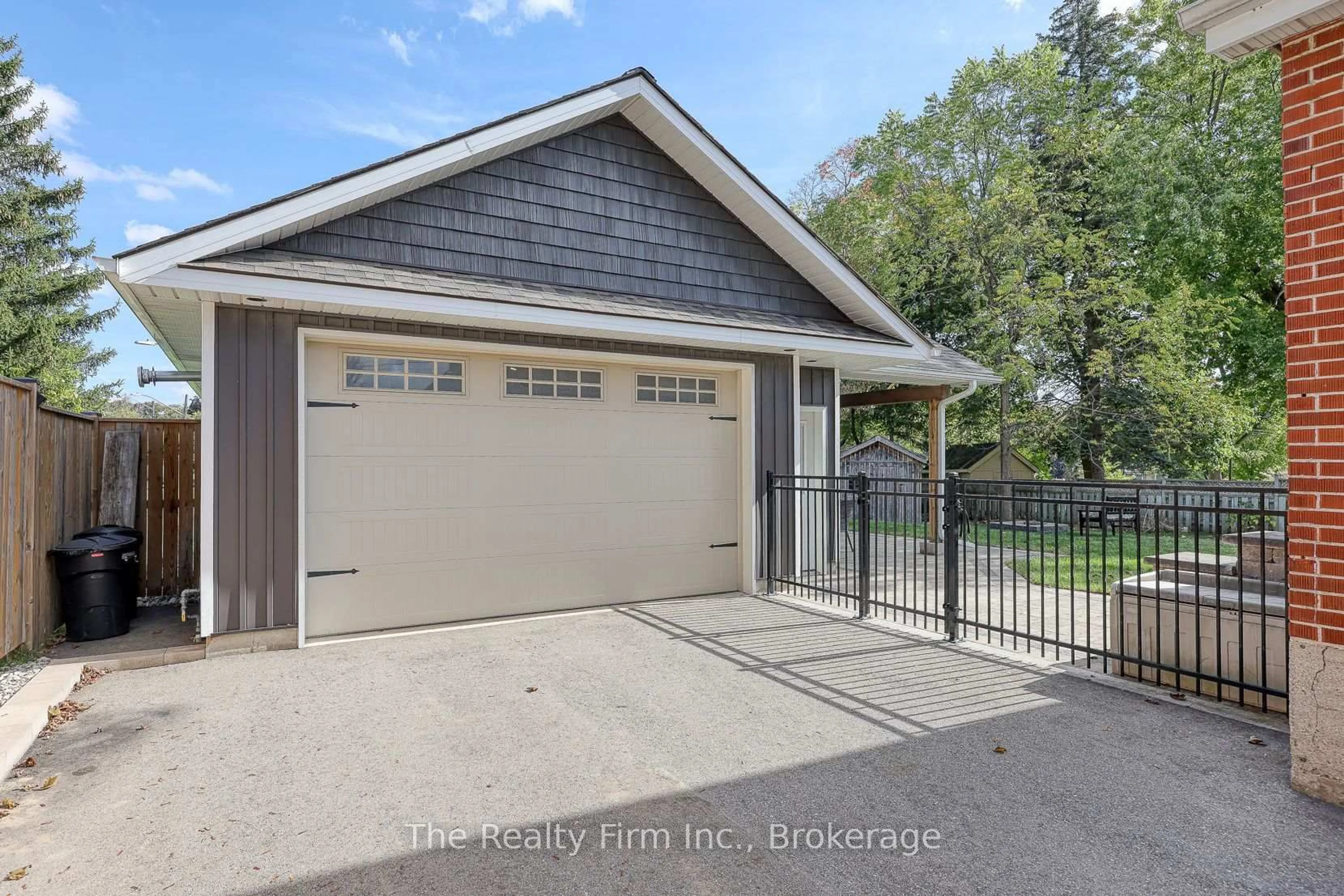 Unknown for 206 Sydenham St, Woodstock Ontario N4S 7B9