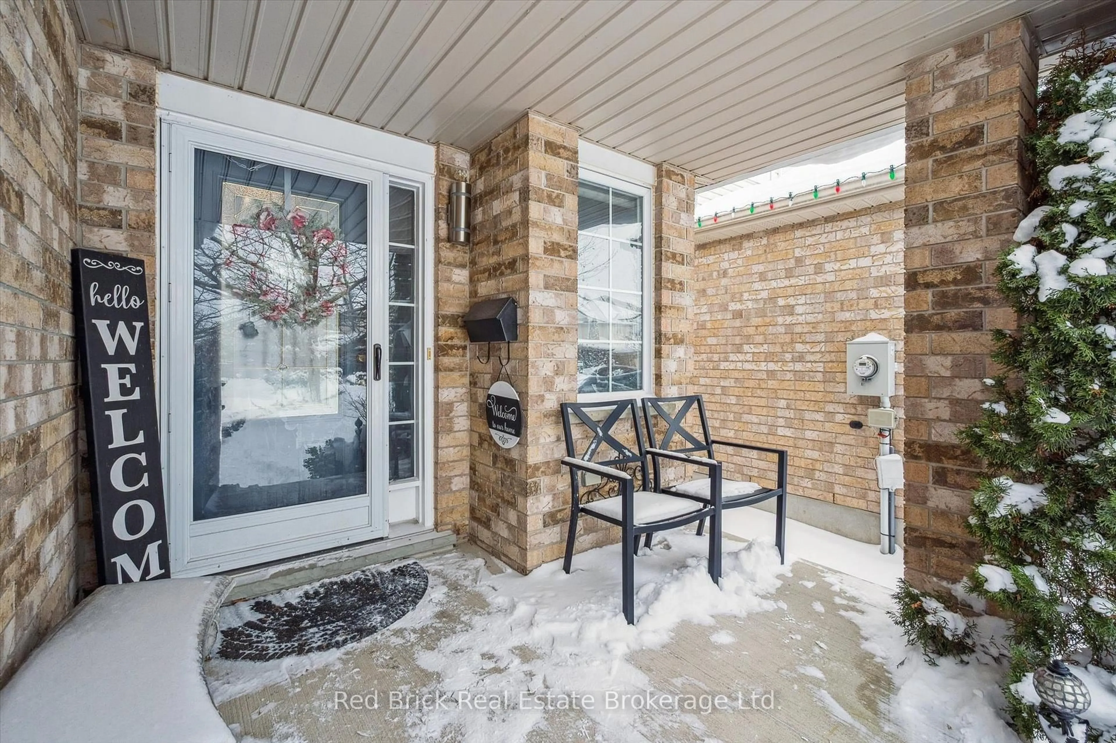 Indoor entryway for 101 Wilton Rd, Guelph Ontario N1E 7L8