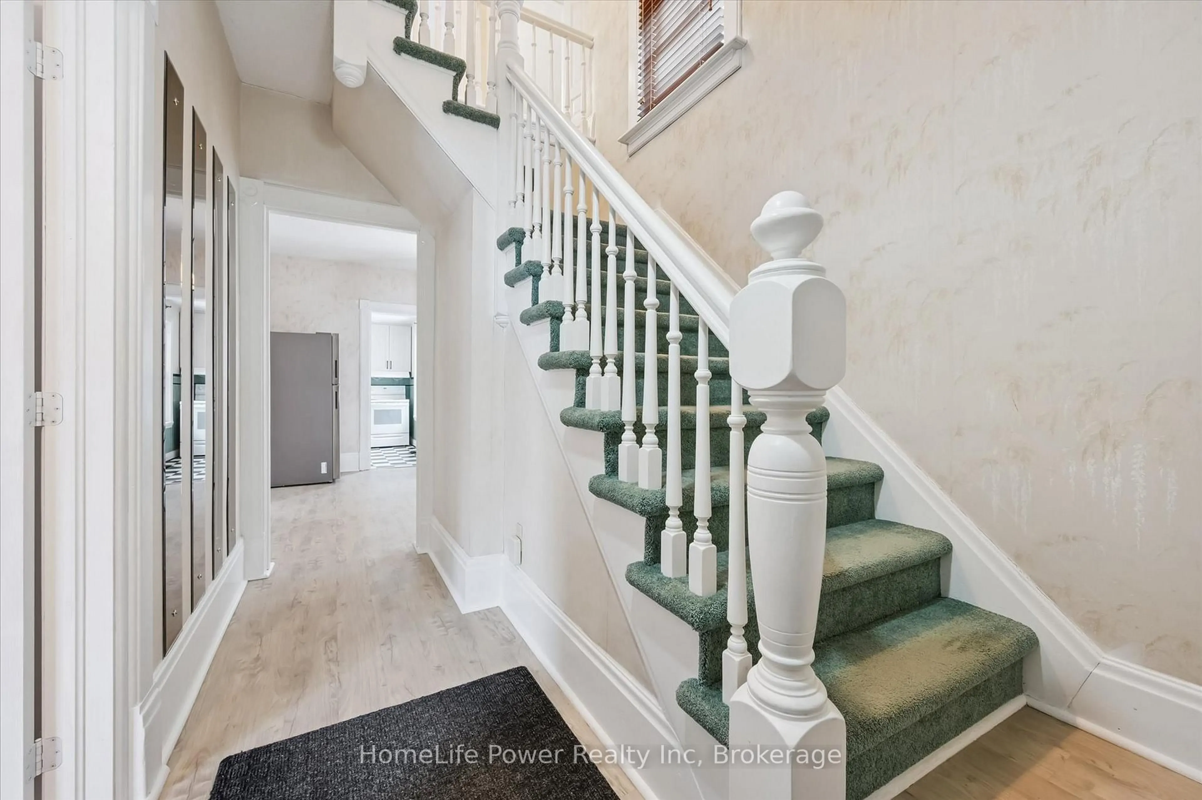 Stairs for 36 Linden Ave, Kitchener Ontario N2G 2A5