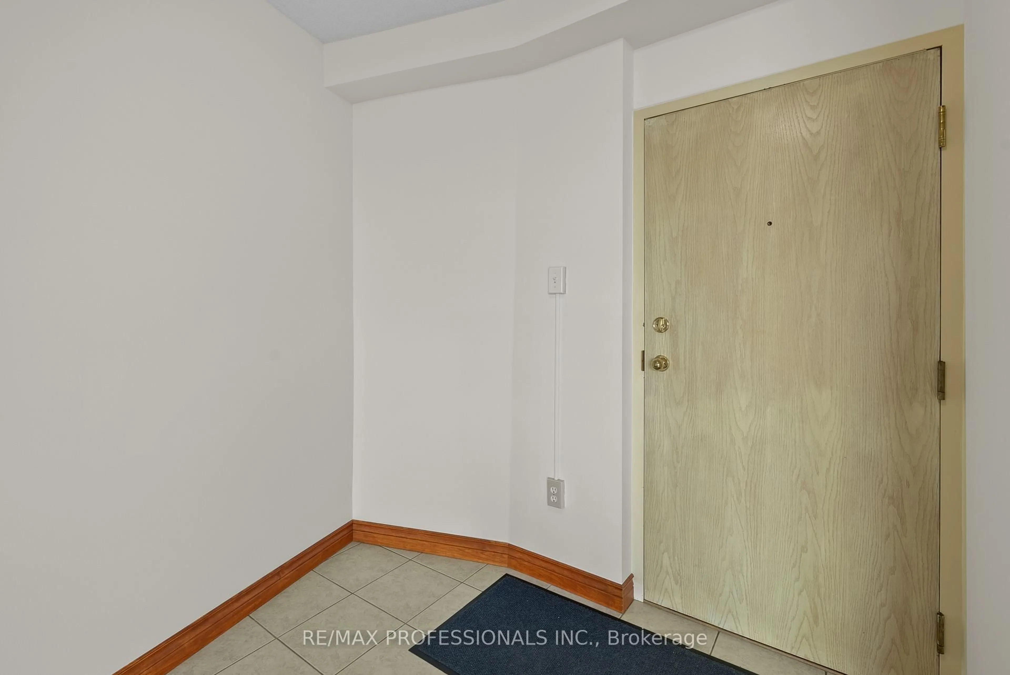 Unknown for 9 Bonheur Crt #905, Brantford Ontario N3P 1Z5