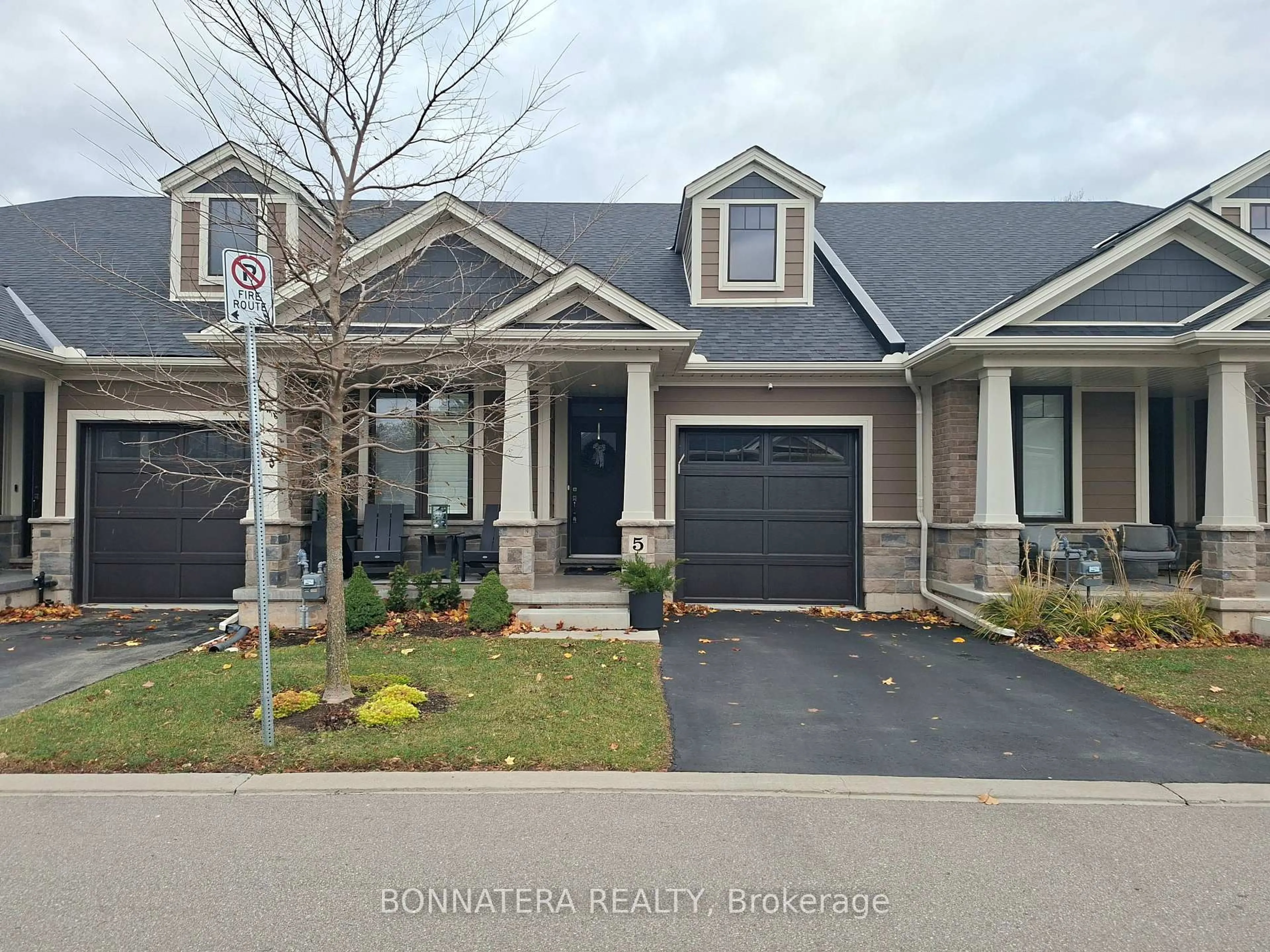 Home with brick exterior material, street for 5 McClay Ave, Grimsby Ontario L3M 0H7