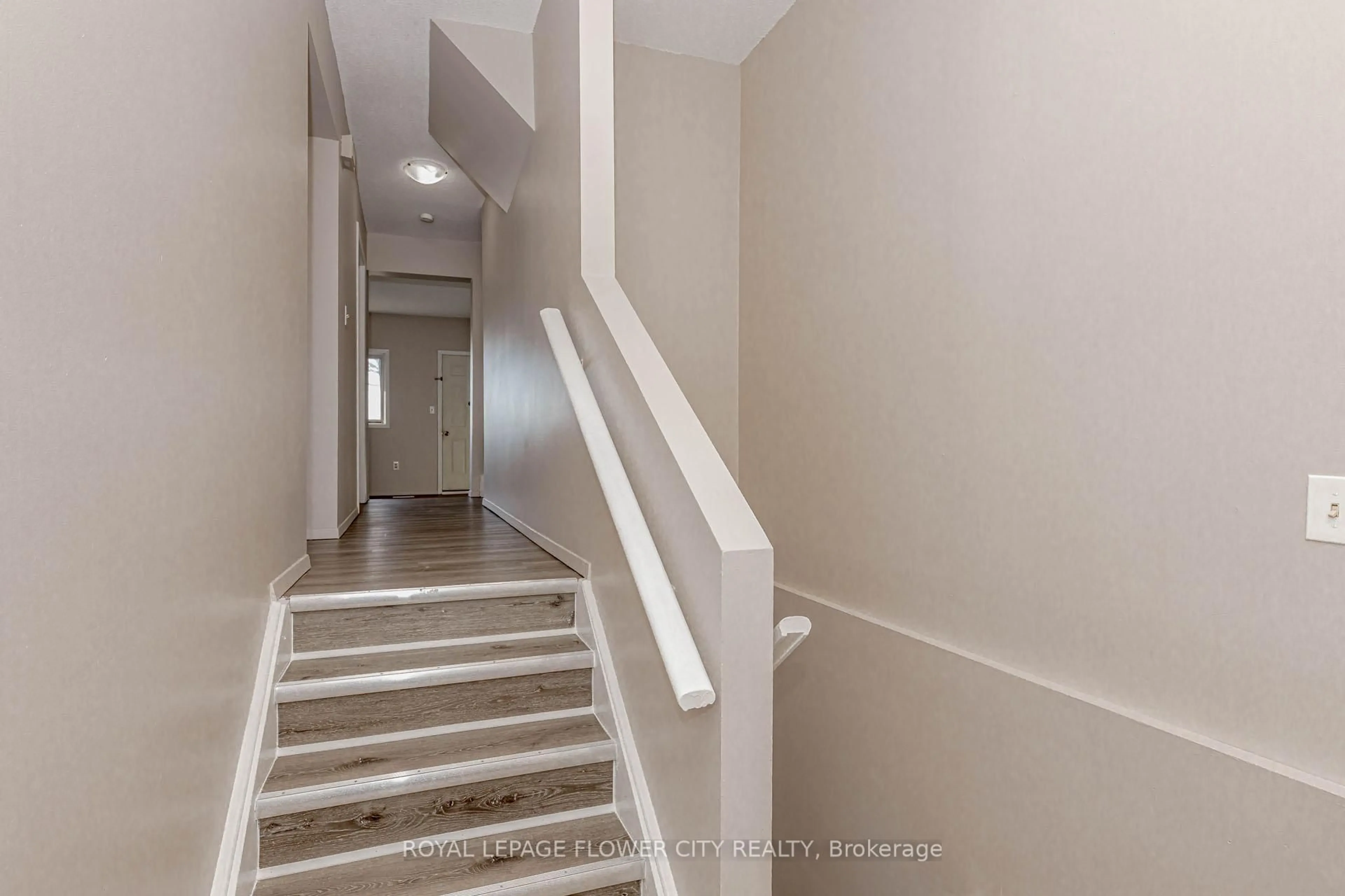 Stairs for 195 Denistoun St #188, Welland Ontario L3C 6P1