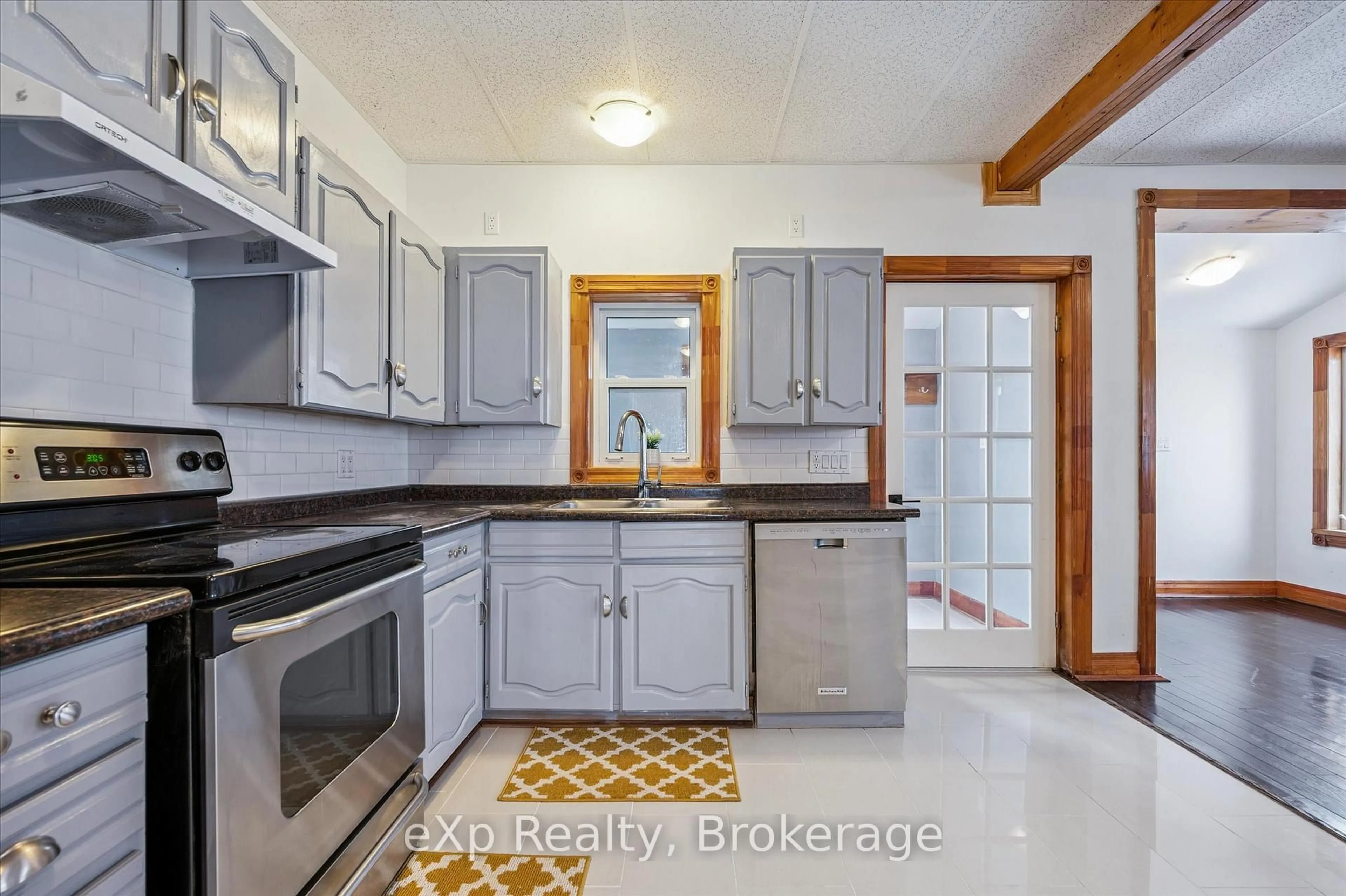 Standard kitchen, unknown for 9276 Wellington Rd 16, Wellington North Ontario N0G 2E0