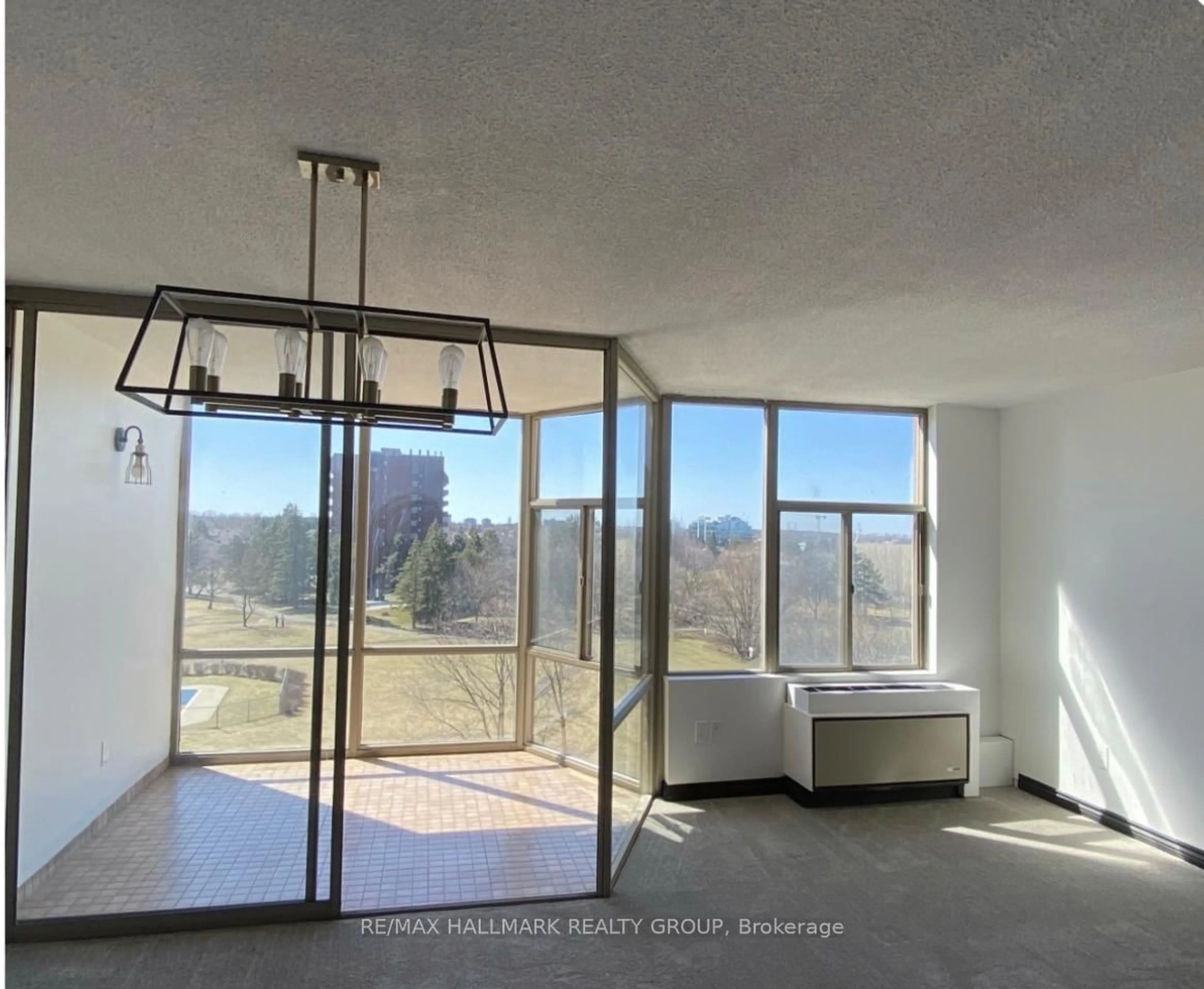 A pic of a room for 2759 Carousel Cres #508, Ottawa Ontario K1T 2N5