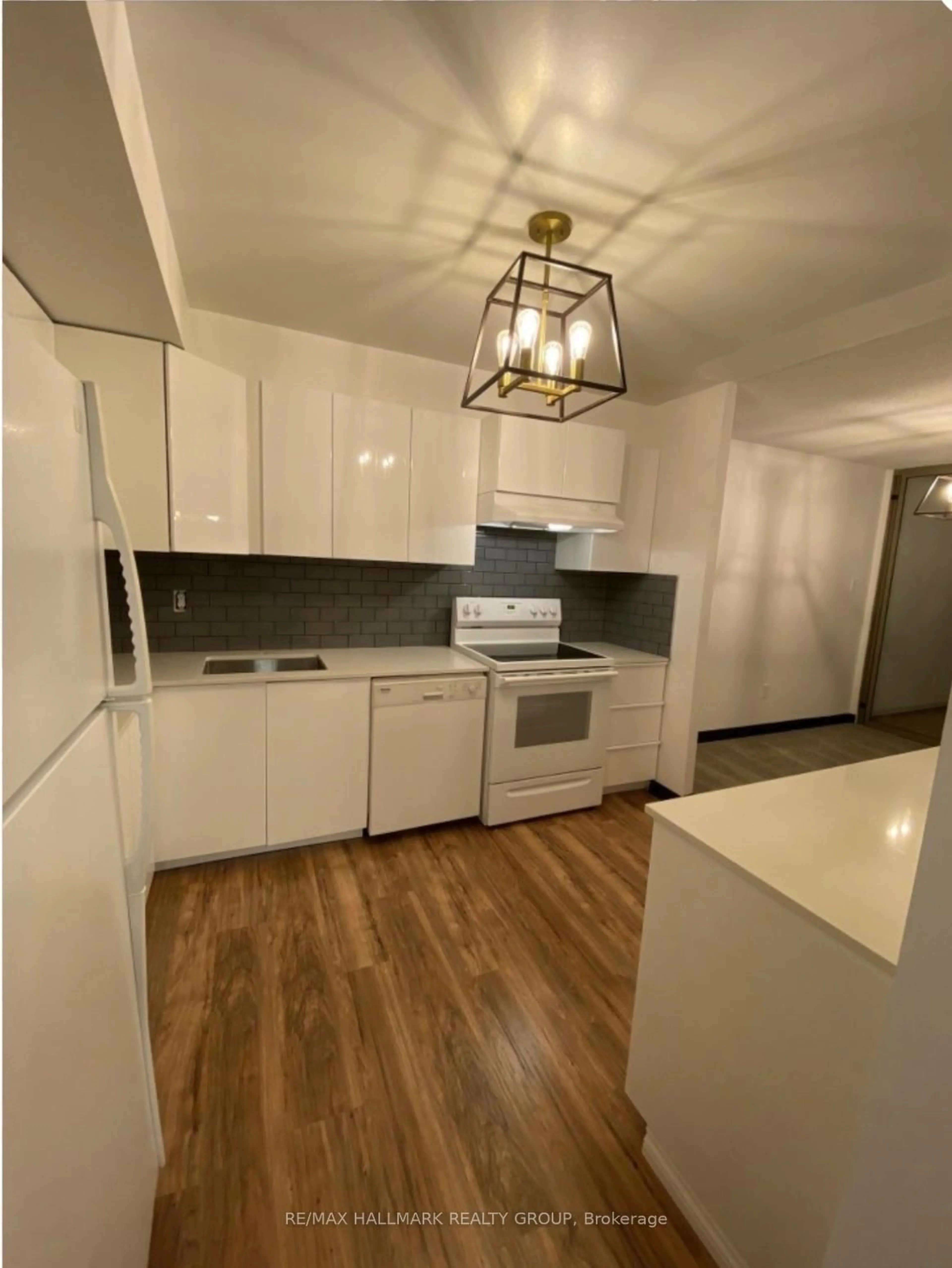 Standard kitchen, unknown for 2759 Carousel Cres #508, Ottawa Ontario K1T 2N5