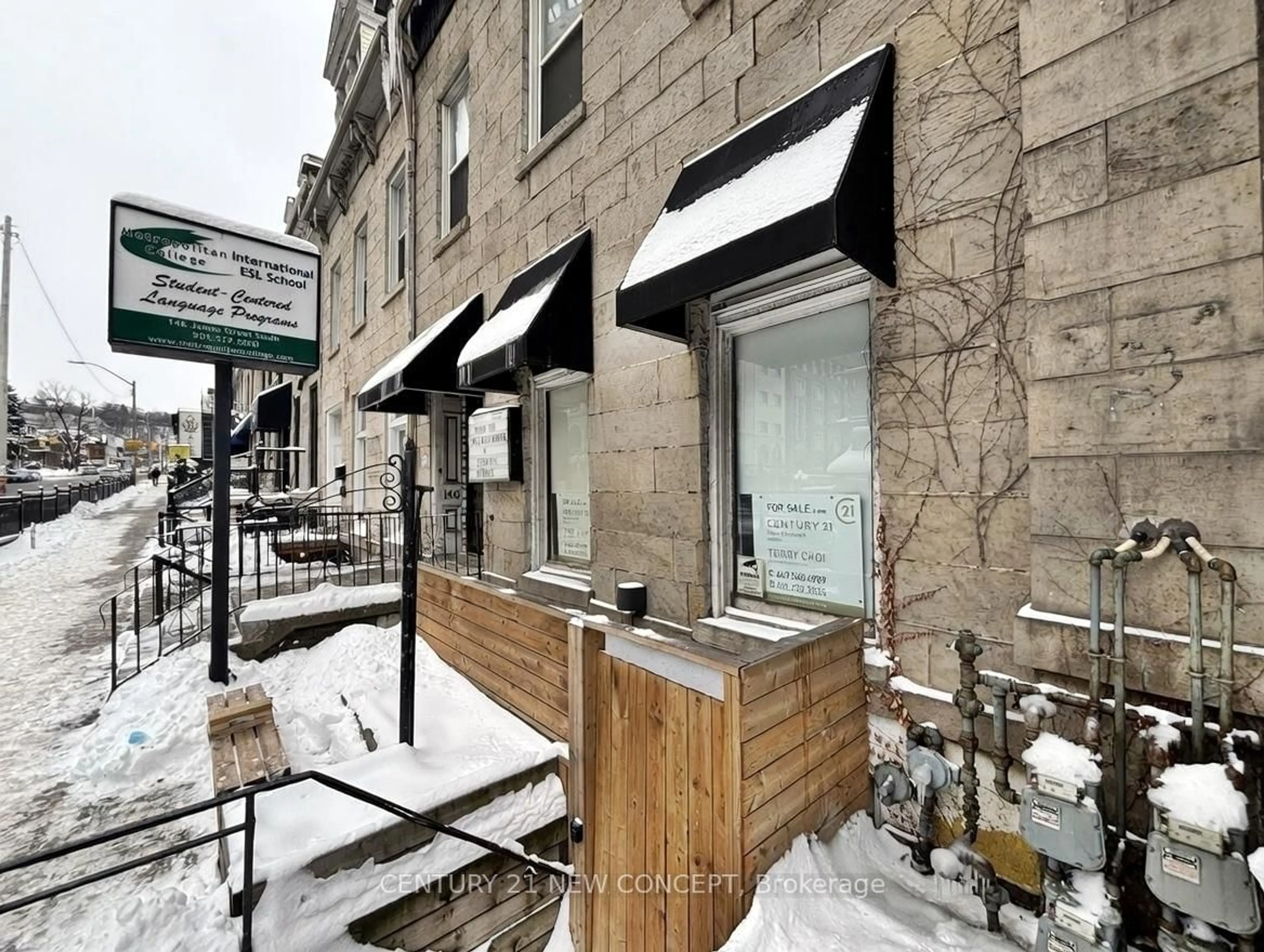 Patio, street for 146 James St, Hamilton Ontario L8P 3A2