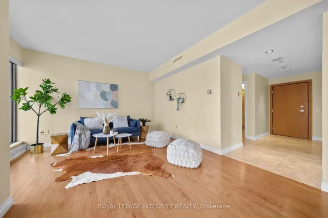 90 George St #1207, Ottawa 2