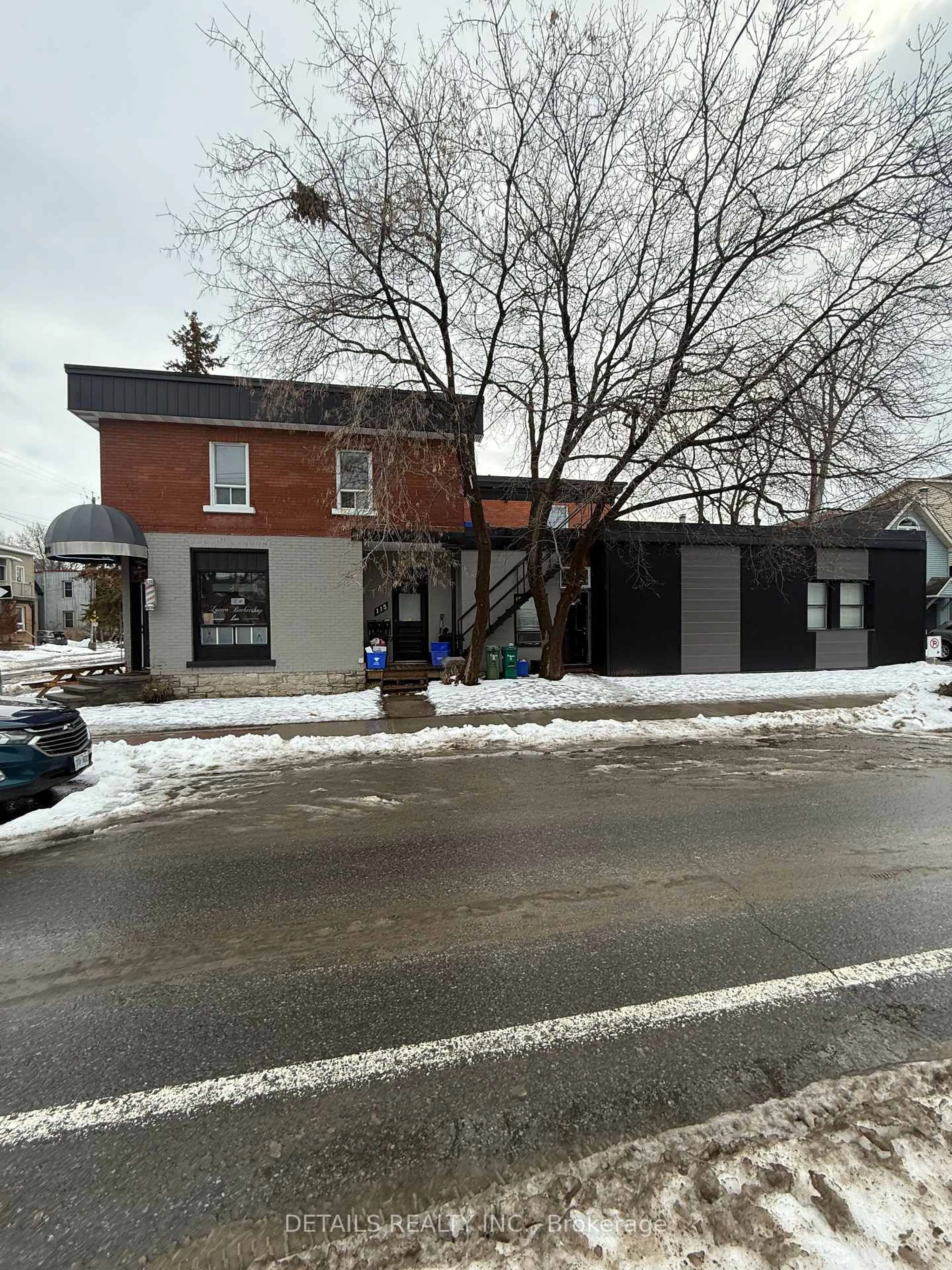 Unknown for 698 Cooper St, Ottawa Ontario K1R 6C6