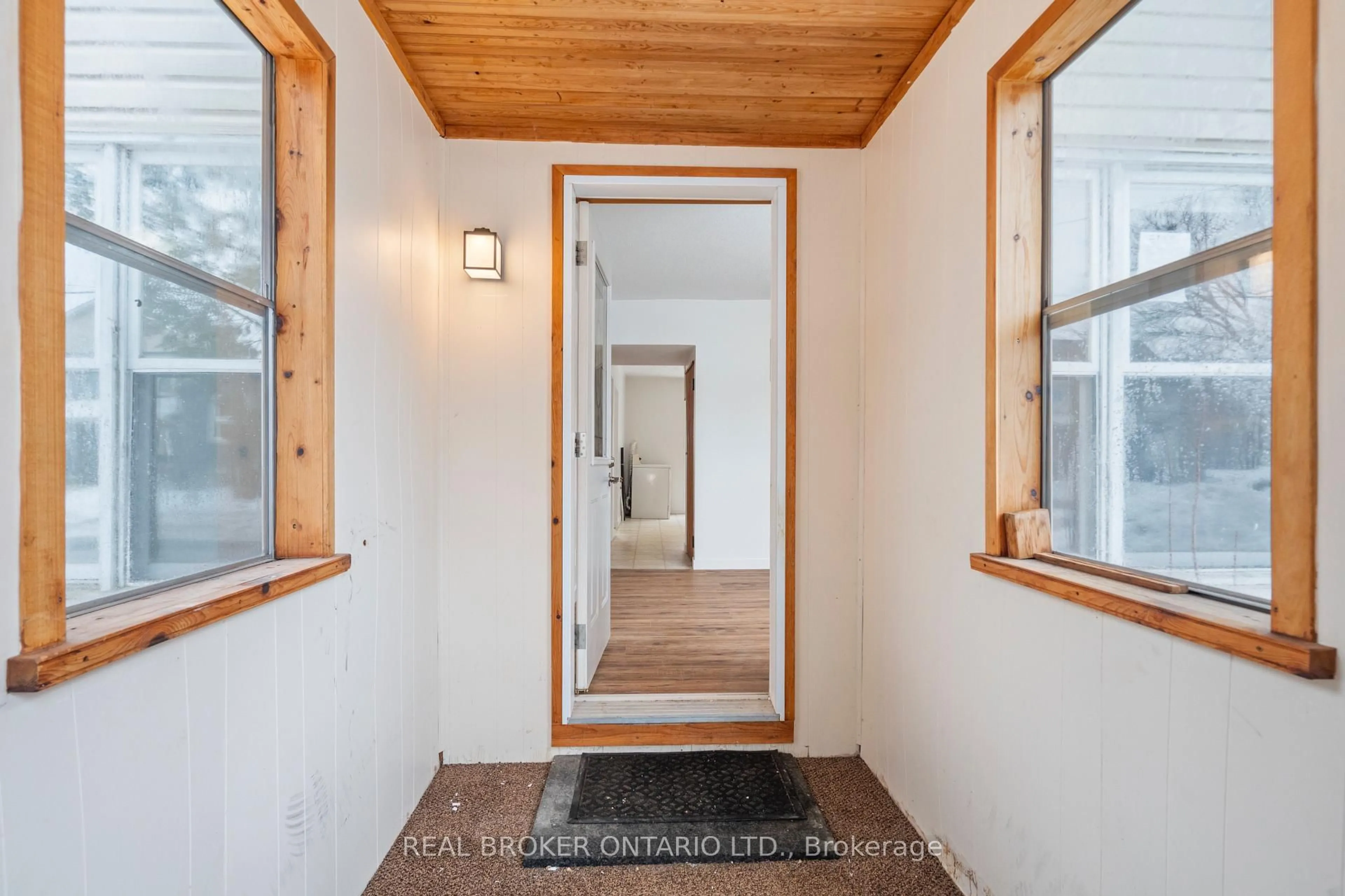 Indoor entryway for 134 Catharine St, Carleton Place Ontario K7C 1B7