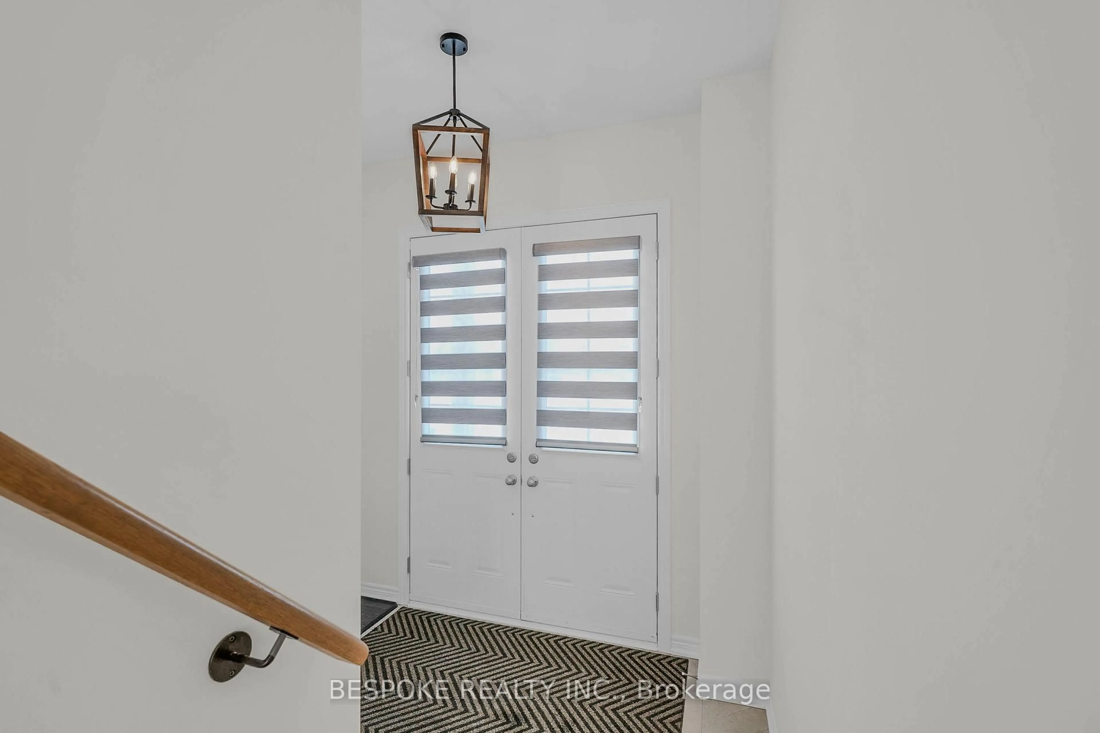 Indoor entryway for 6 East Vista Terr, Quinte West Ontario K0K 1L0